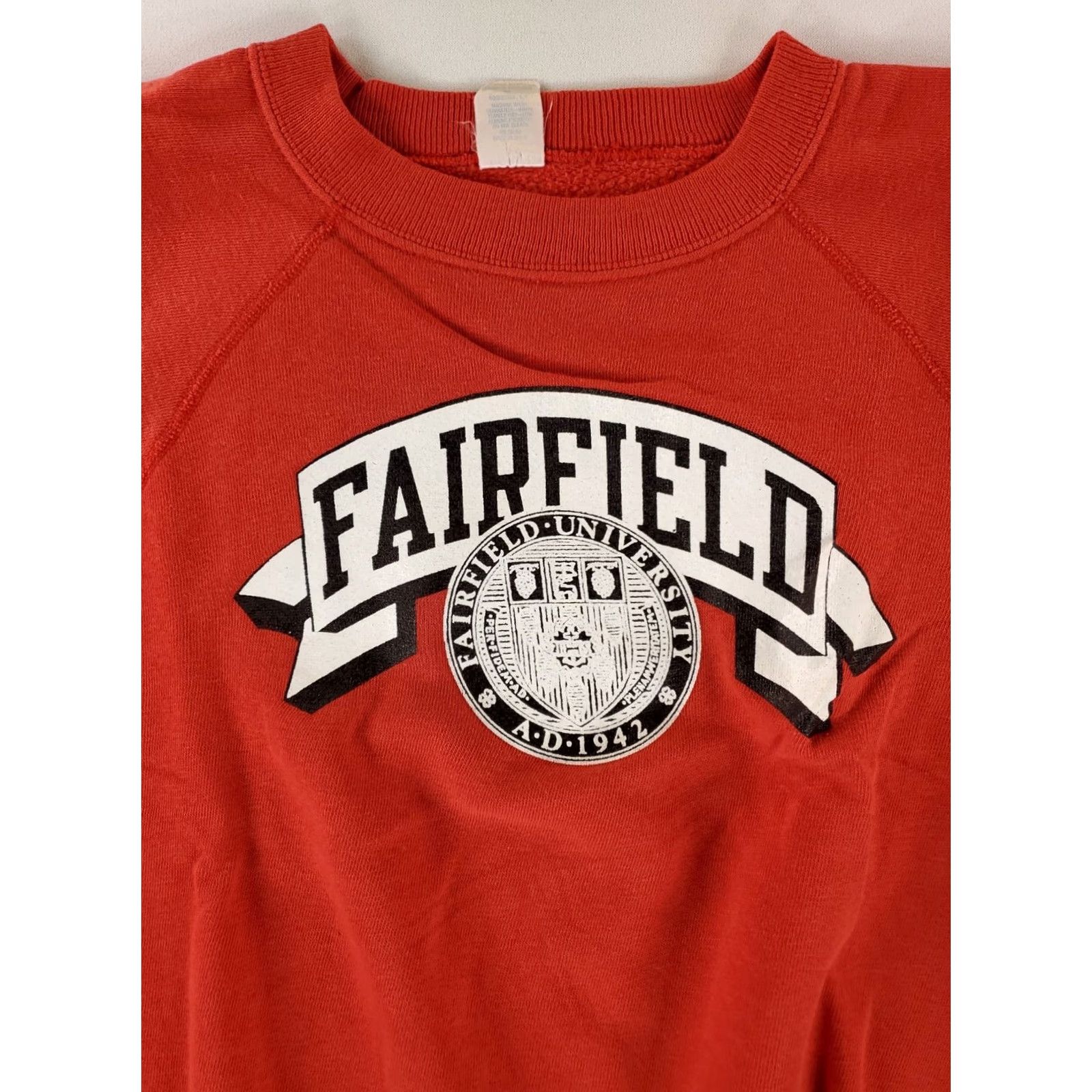 Champion VINTAGE Champion Sweatshirt Red XL Mens Fairfield University 80s Crew Neck Pullover Size US XL / EU 56 / 4 - 2 Thumbnail