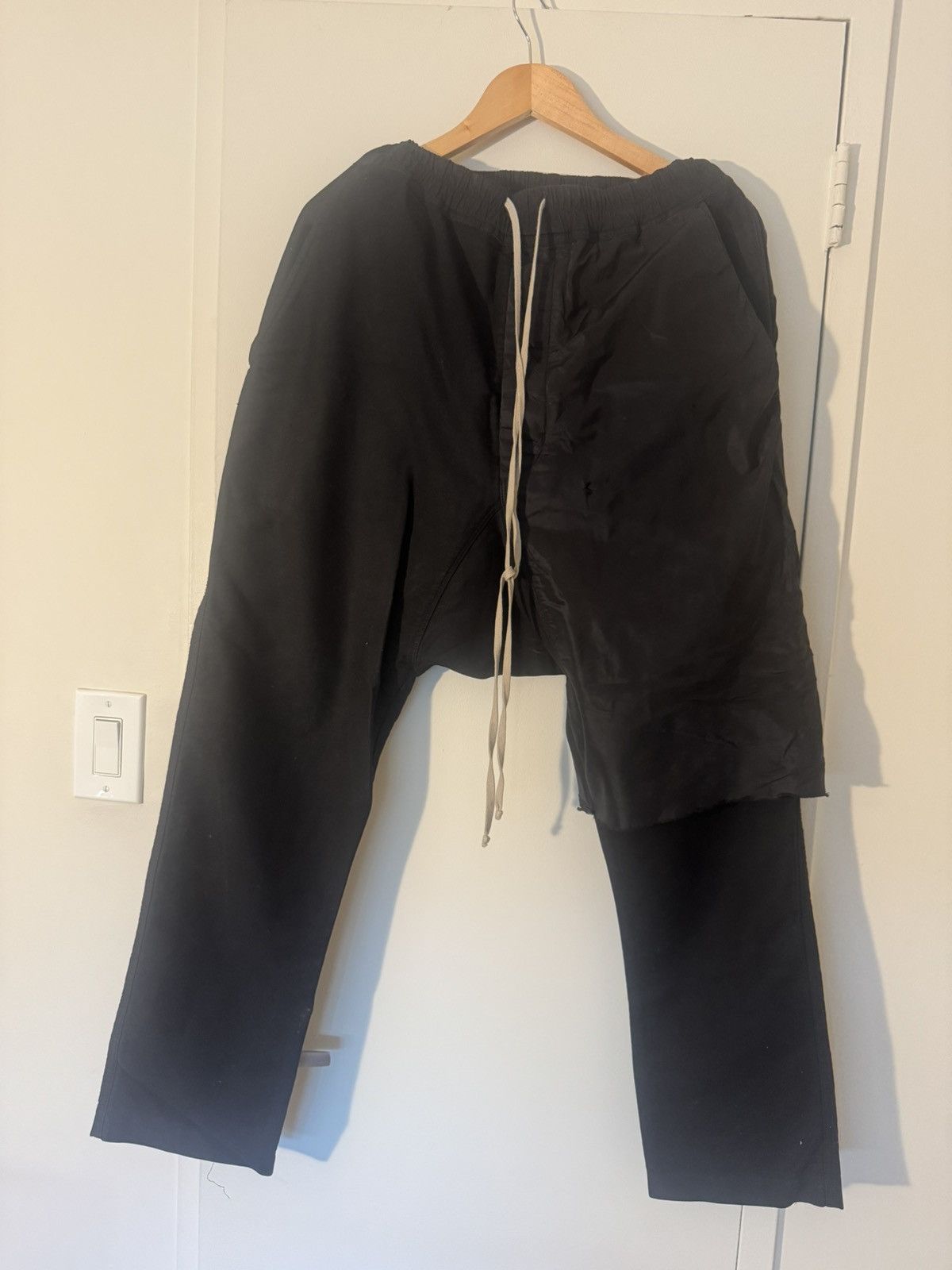 Rick Owens Rick Owens Pants. Drop crotch. Satin accents Size US 34 / EU 50 - 1 Thumbnail