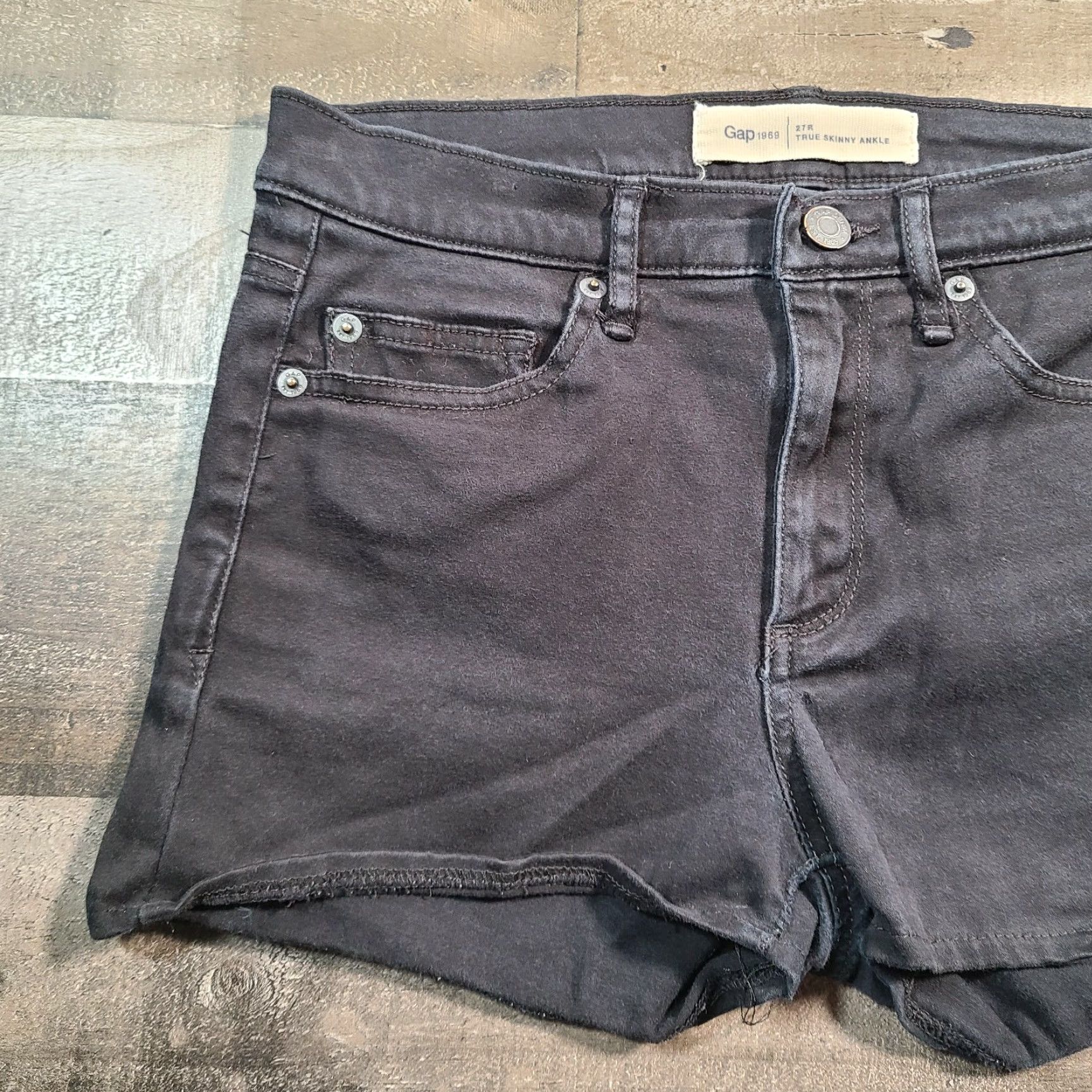 Gap Gap Shorts Womens 27R Black Denim Mid Rise Zip Closure 5-Pocket Casual Summer 1969 Brand Gap Mens? Size 27" / US 4 / IT 40 - 5 Thumbnail