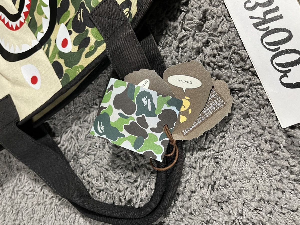 Bape BAPE Half ABC Camo Shark Face Tote Bag Green Ivory Size ONE SIZE - 8 Thumbnail