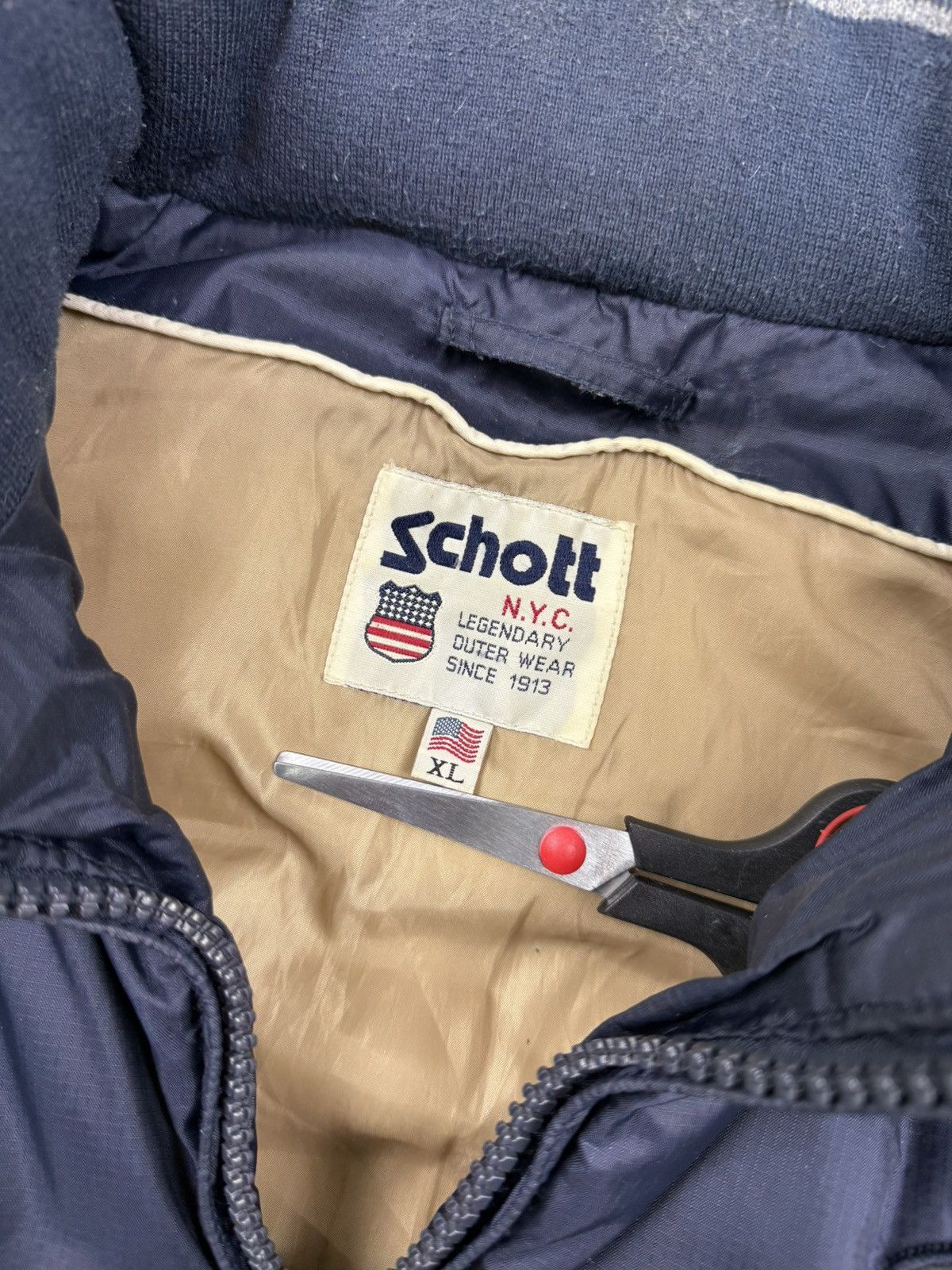 Schott Vintage Schott NYC Down Puffer Vest Sleeveless Size US XL / EU 56 / 4 - 11 Thumbnail