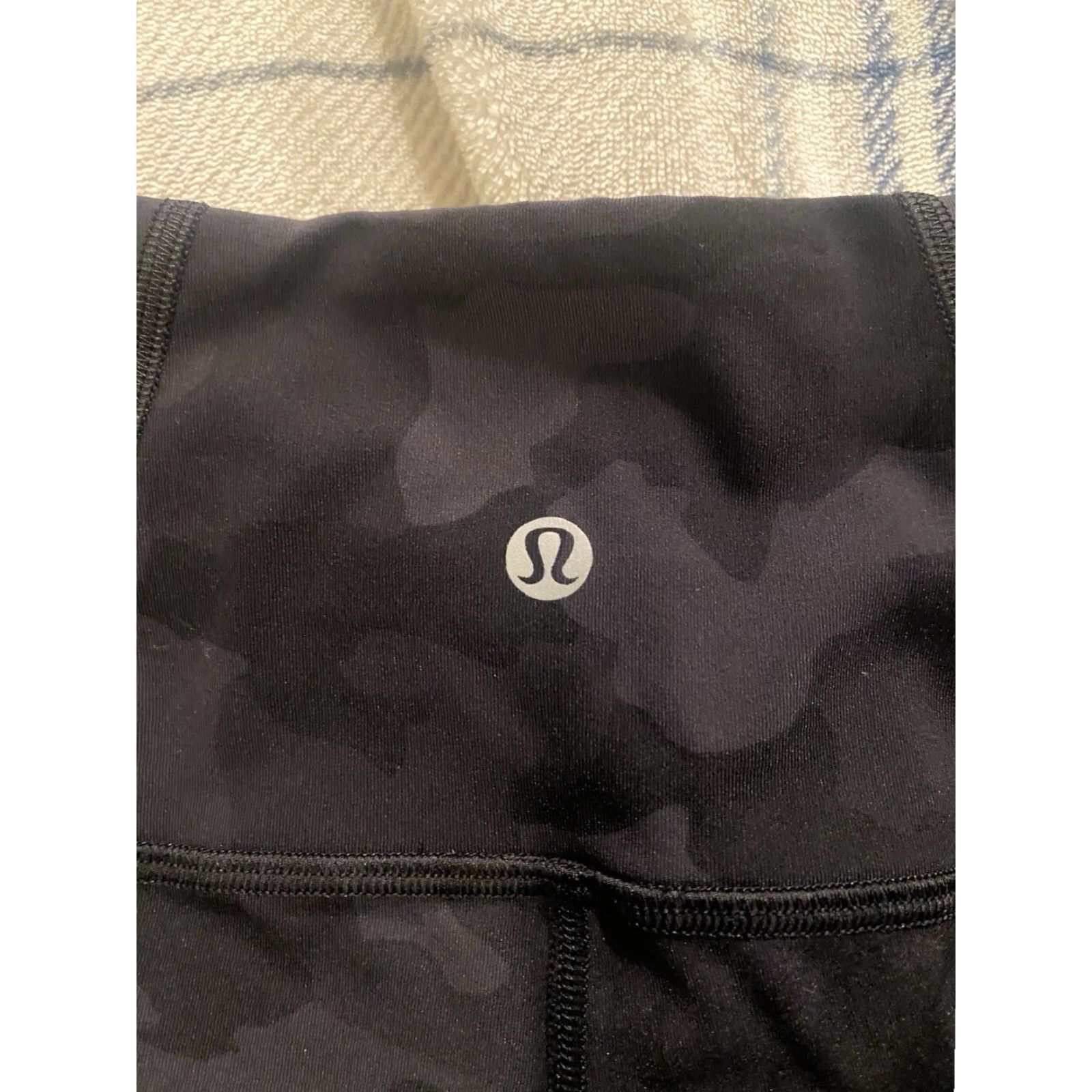 Lululemon Lululemon Pace Rival High Rise Crop Leggings 22" Camo Black Womens Size 4 Pants Size 27" / US 4 / IT 40 - 6 Thumbnail