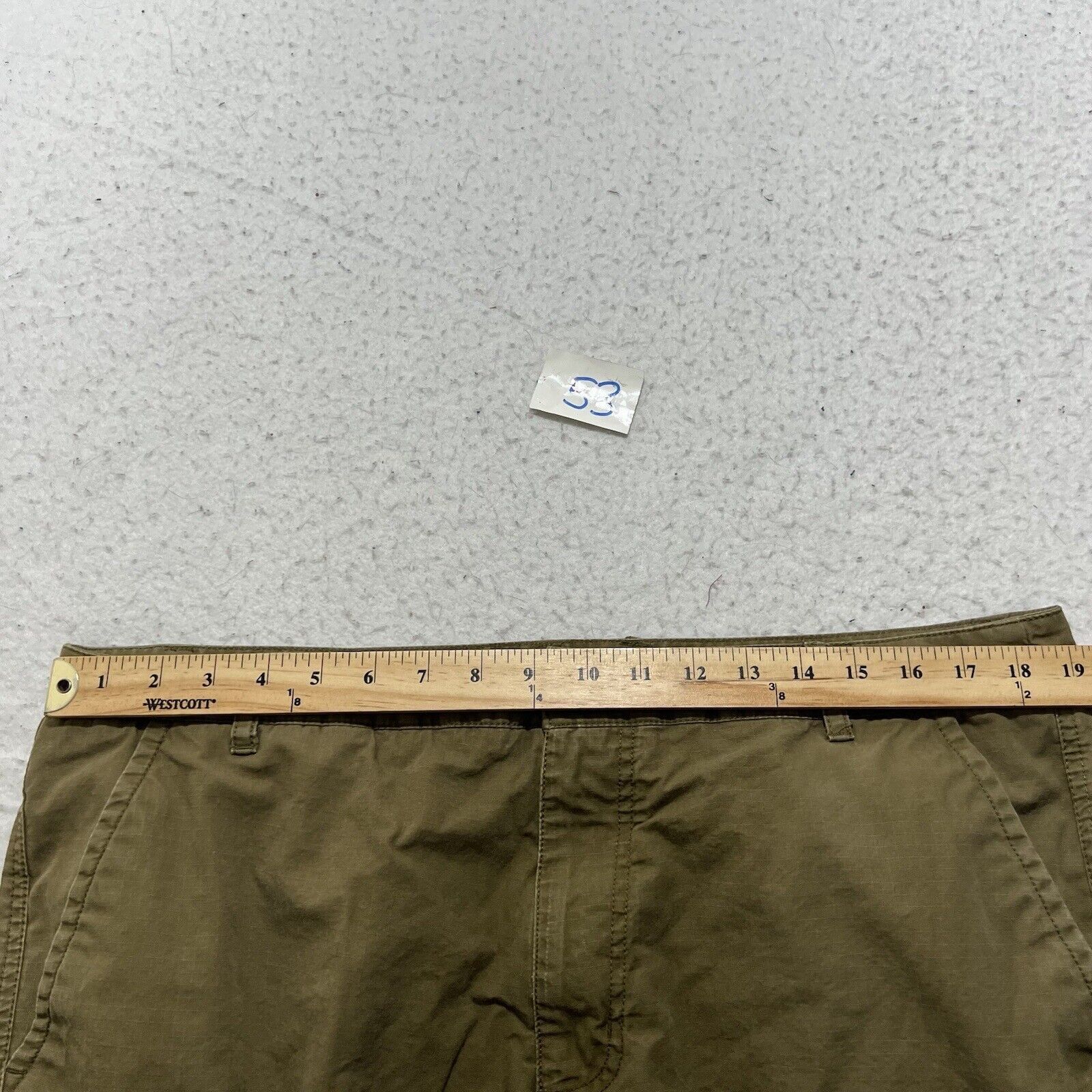 Nike Nike Men's 38 Cargo Pocket 10" Inseam Shorts Olive Green Size US 38 / EU 54 - 10 Thumbnail