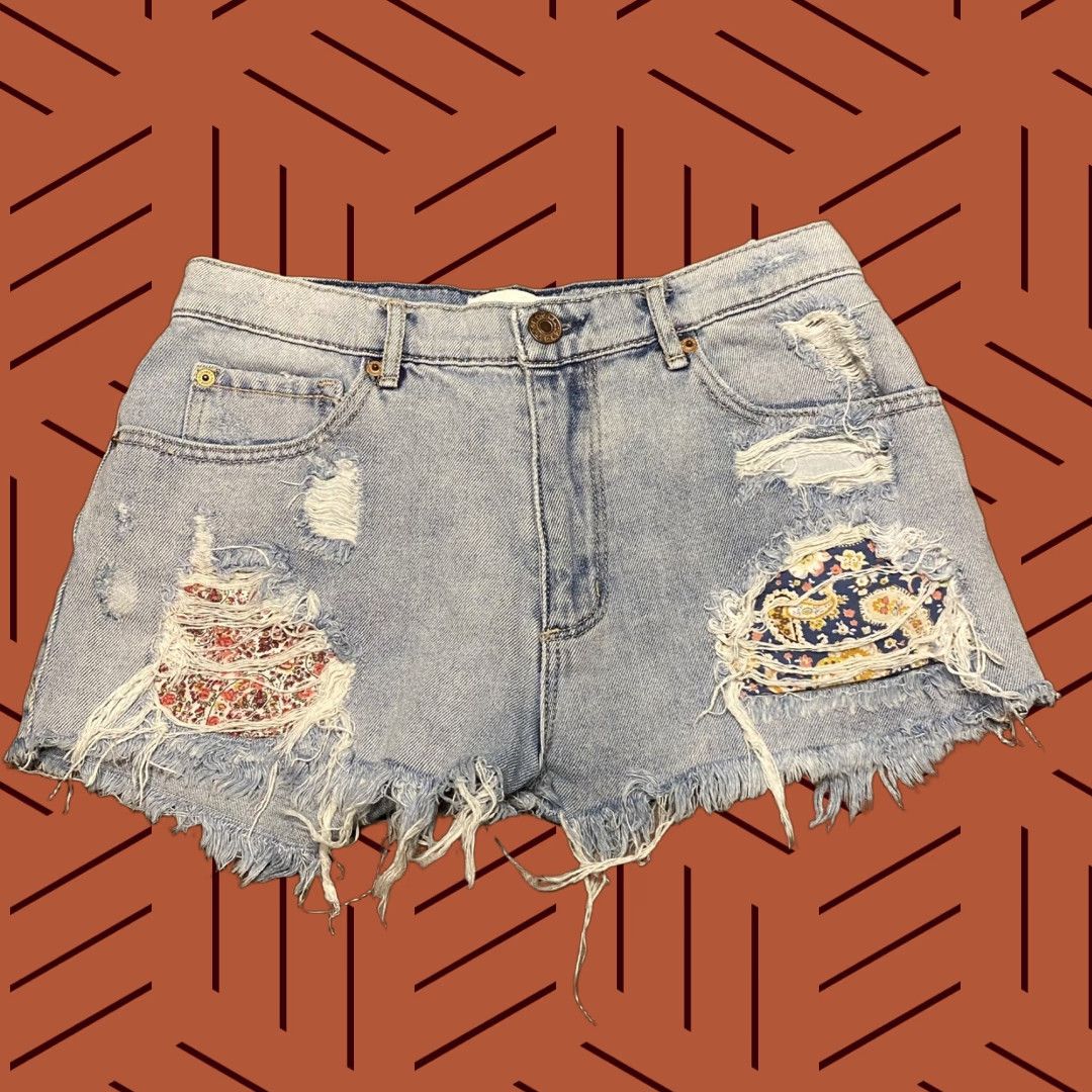 Garage Garage Festival Short High Waist Floral Raw Hem Blue Jean Shorts Womens 5 Patchwork Cut-Off Size 27" / US 4 / IT 40 - 1 Thumbnail