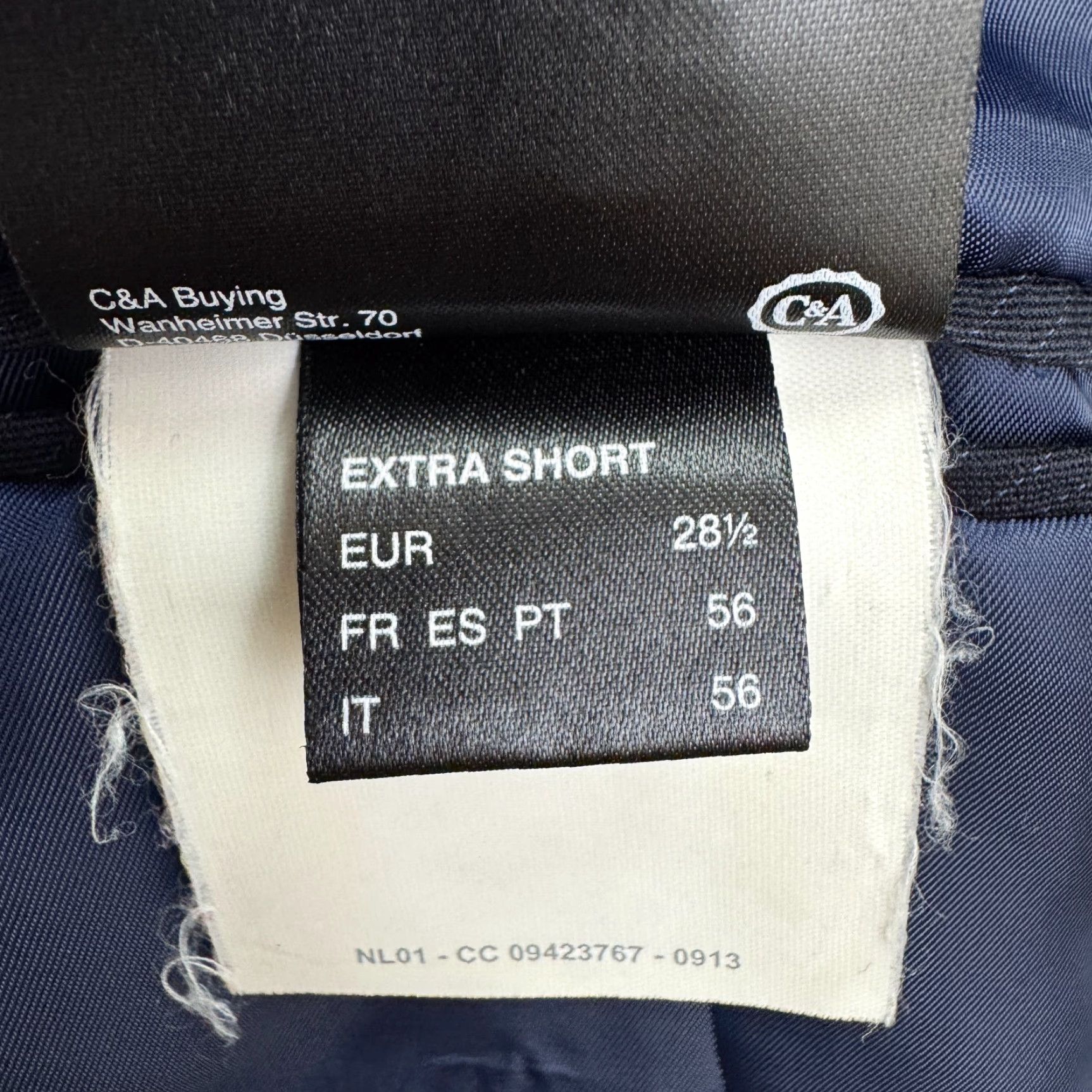 Vintage Canda Blazer Jacket Men 46S Navy Blue Pinstriped Wool-Blend Single-Breasted Notch Lapel Regular Fit Workwear Tailored Professional Mens Size US 30 / EU 46 - 6 Thumbnail