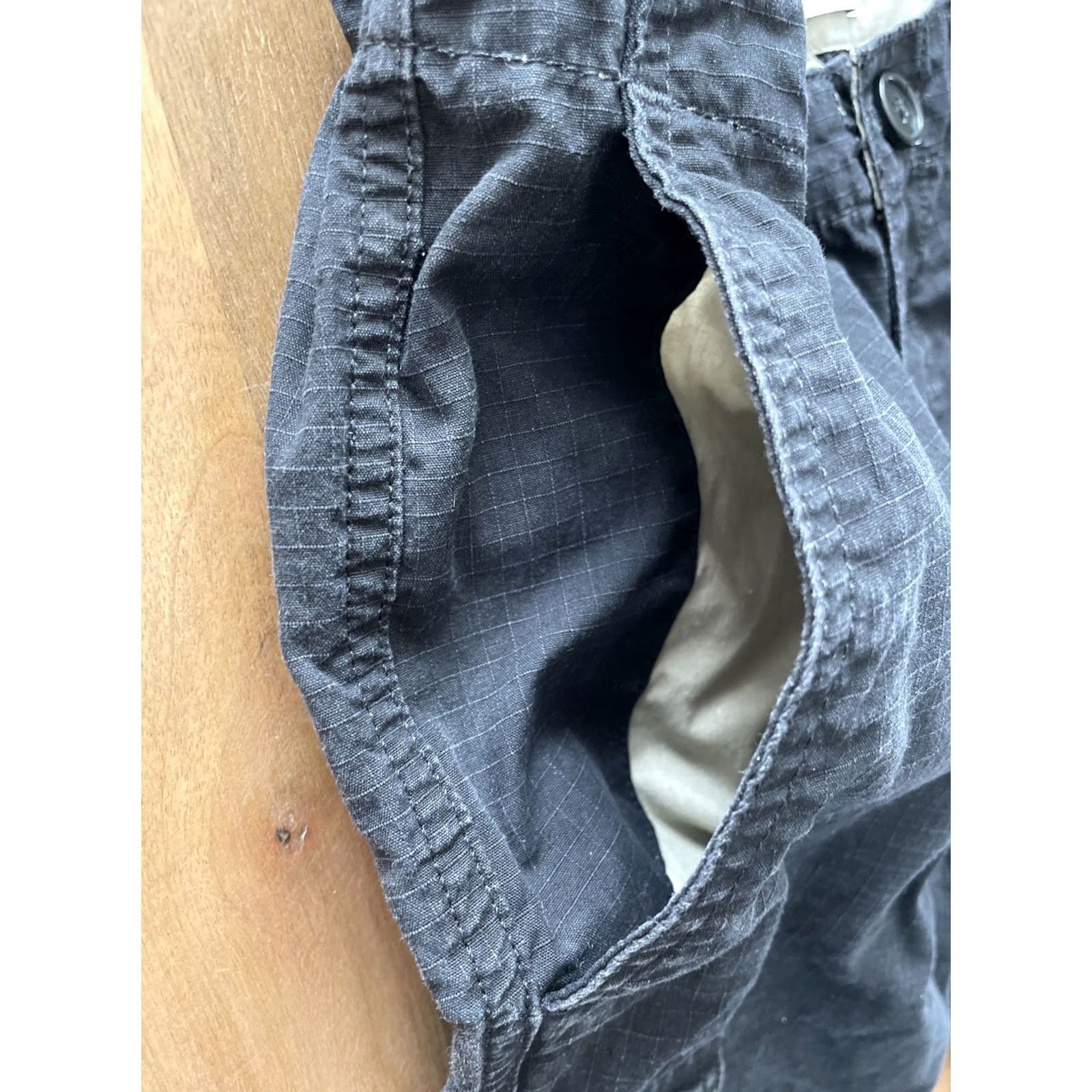 Carhartt VINTAGE Carhartt Work In Progress Cymbal Cargo Pants Womens 25x28 Black Straight Ripstop Size 42" / US 20 - 7 Thumbnail