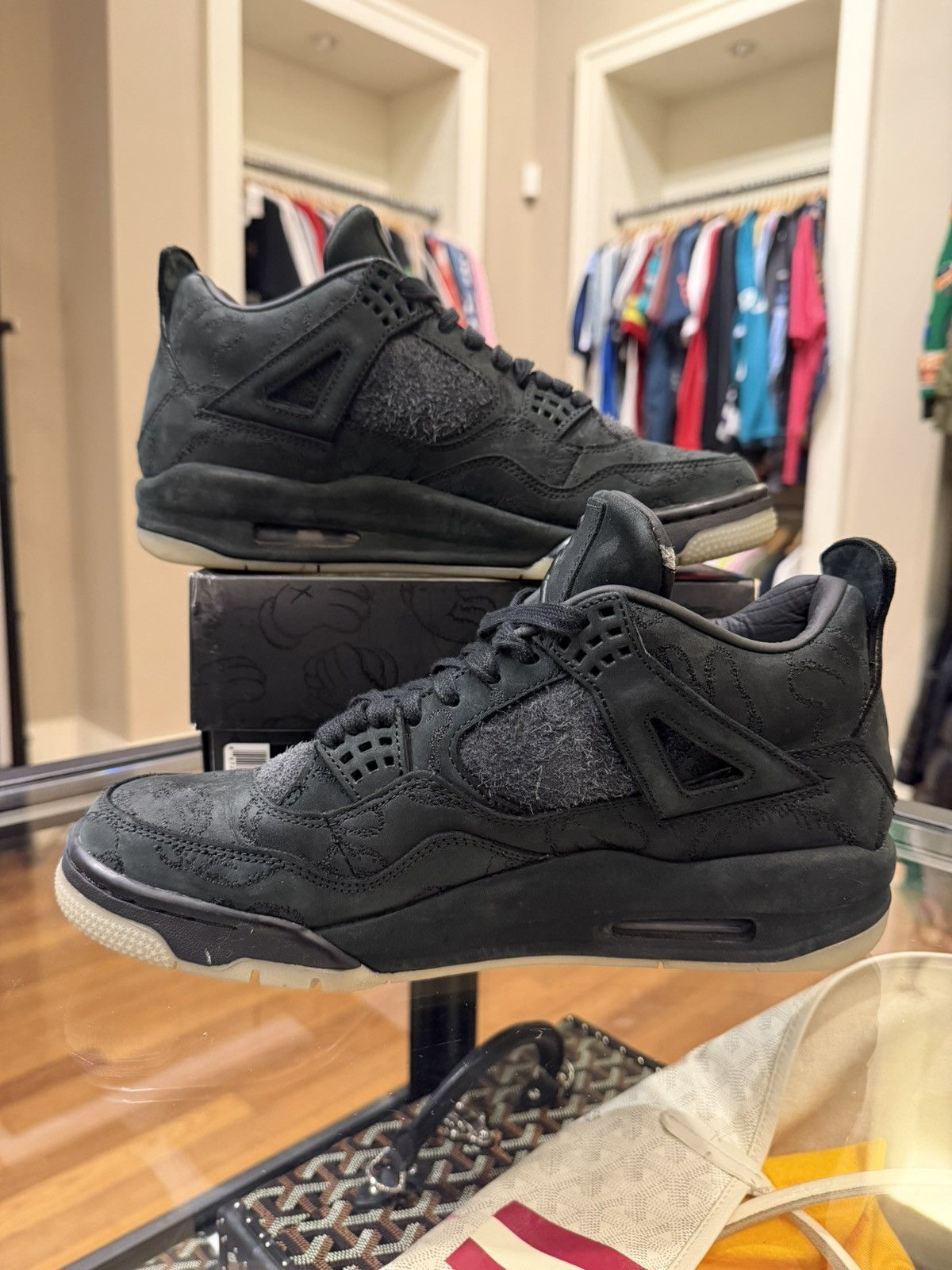 Jordan Brand × Kaws Jordan 4 Retro ‘Kaws’ Size US 9 / EU 42 - 2 Thumbnail