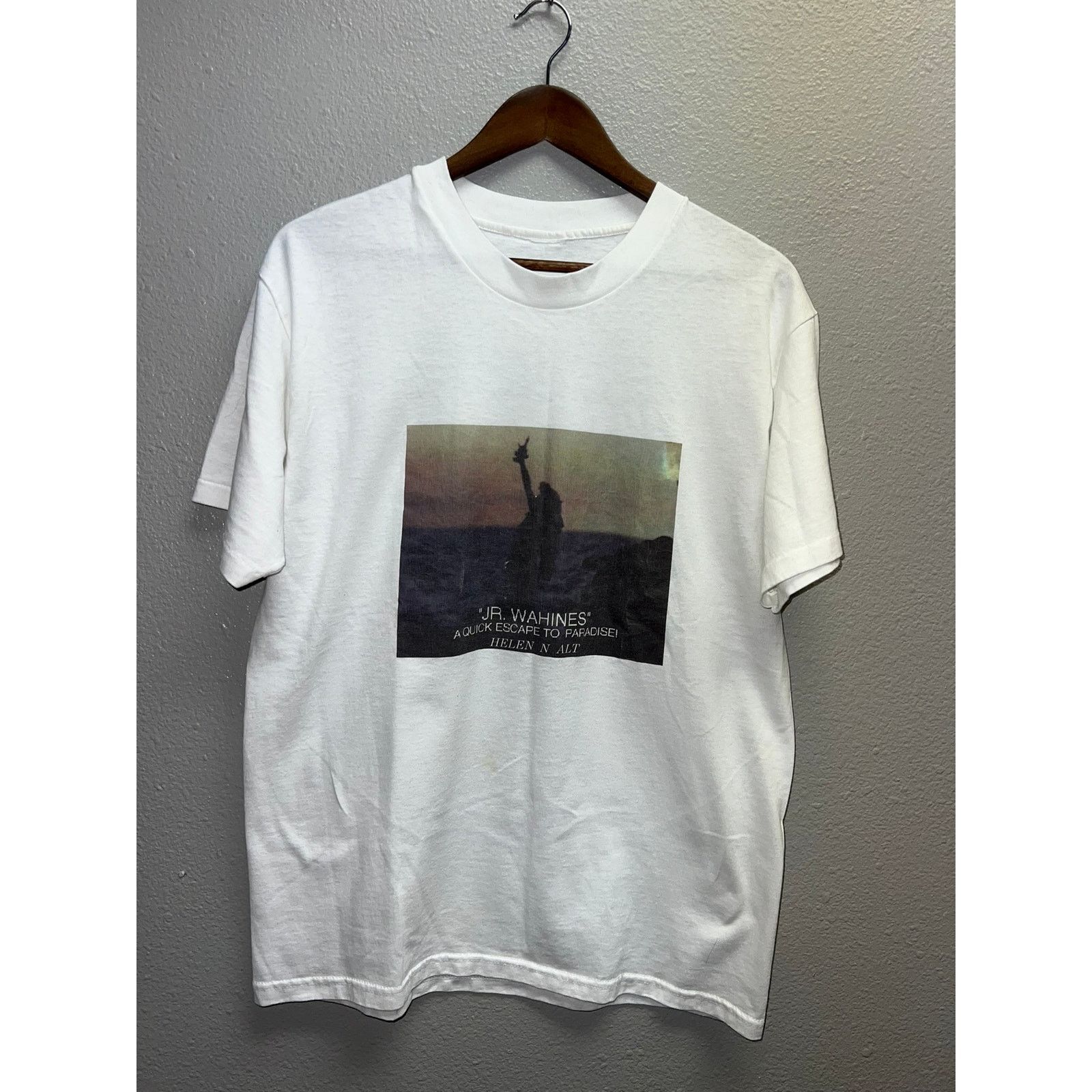 Vintage Vintage Hawaii Shirt JR Wahines Escape To Paradise 90s Tee L Size US L / EU 52-54 / 3 - 1 Thumbnail
