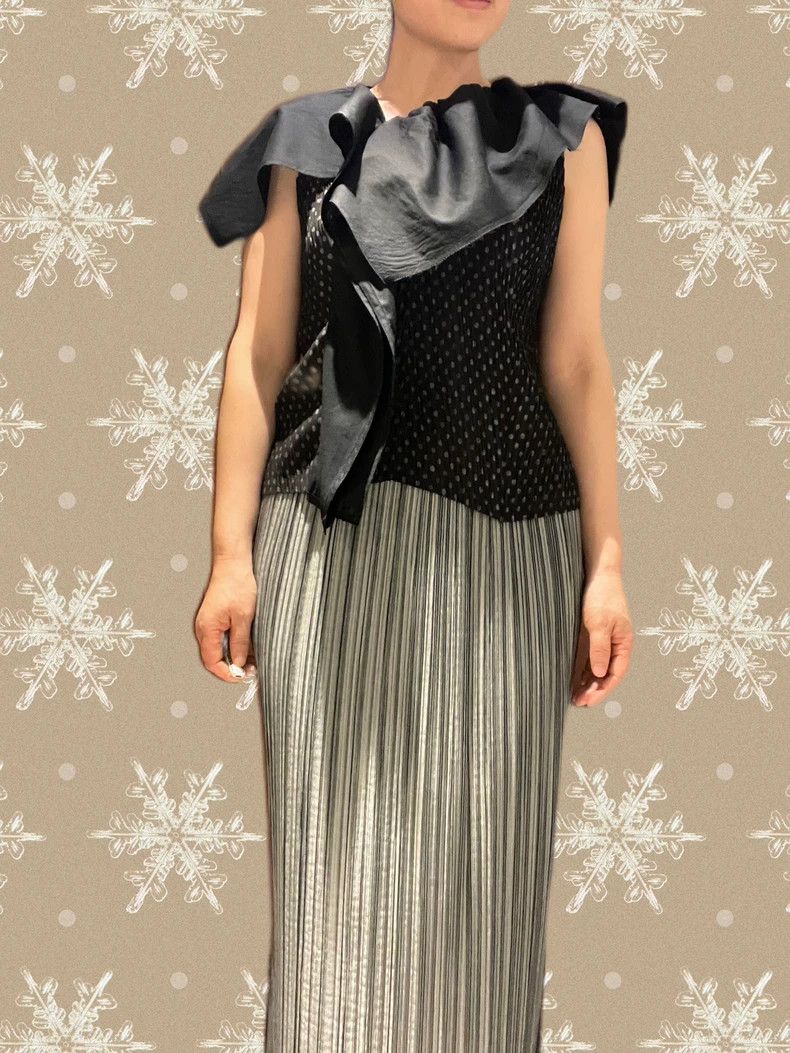 Issey Miyake Issey Miyake size:2 A grey main line glossy fabric flower Size M / US 6-8 / IT 42-44 - 6 Thumbnail