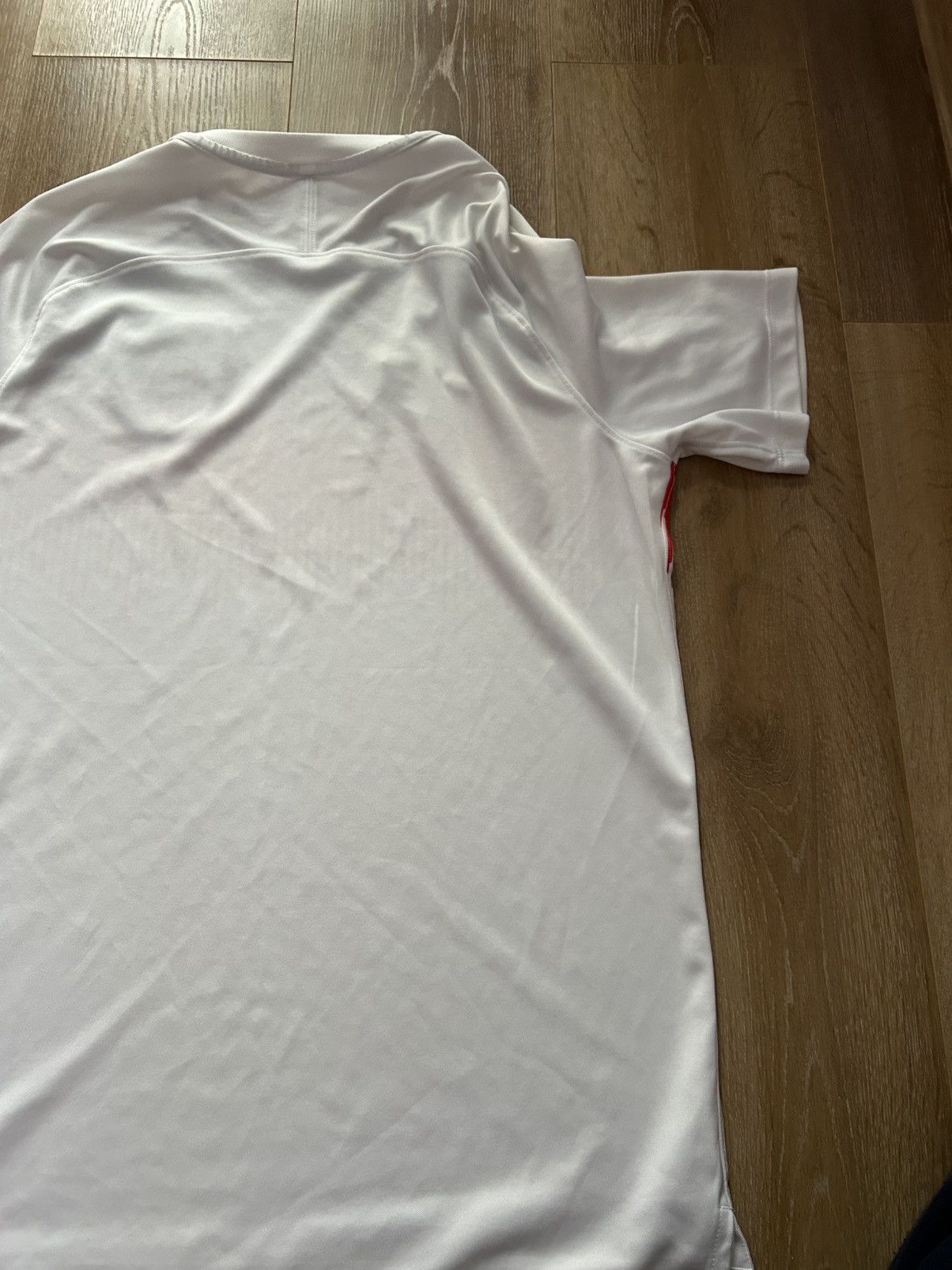 Nike ENGLAND NIKE 2018 WORLD CUP PRE MATCH FOOTBALL JERSEY Size US M / EU 48-50 / 2 - 9 Thumbnail