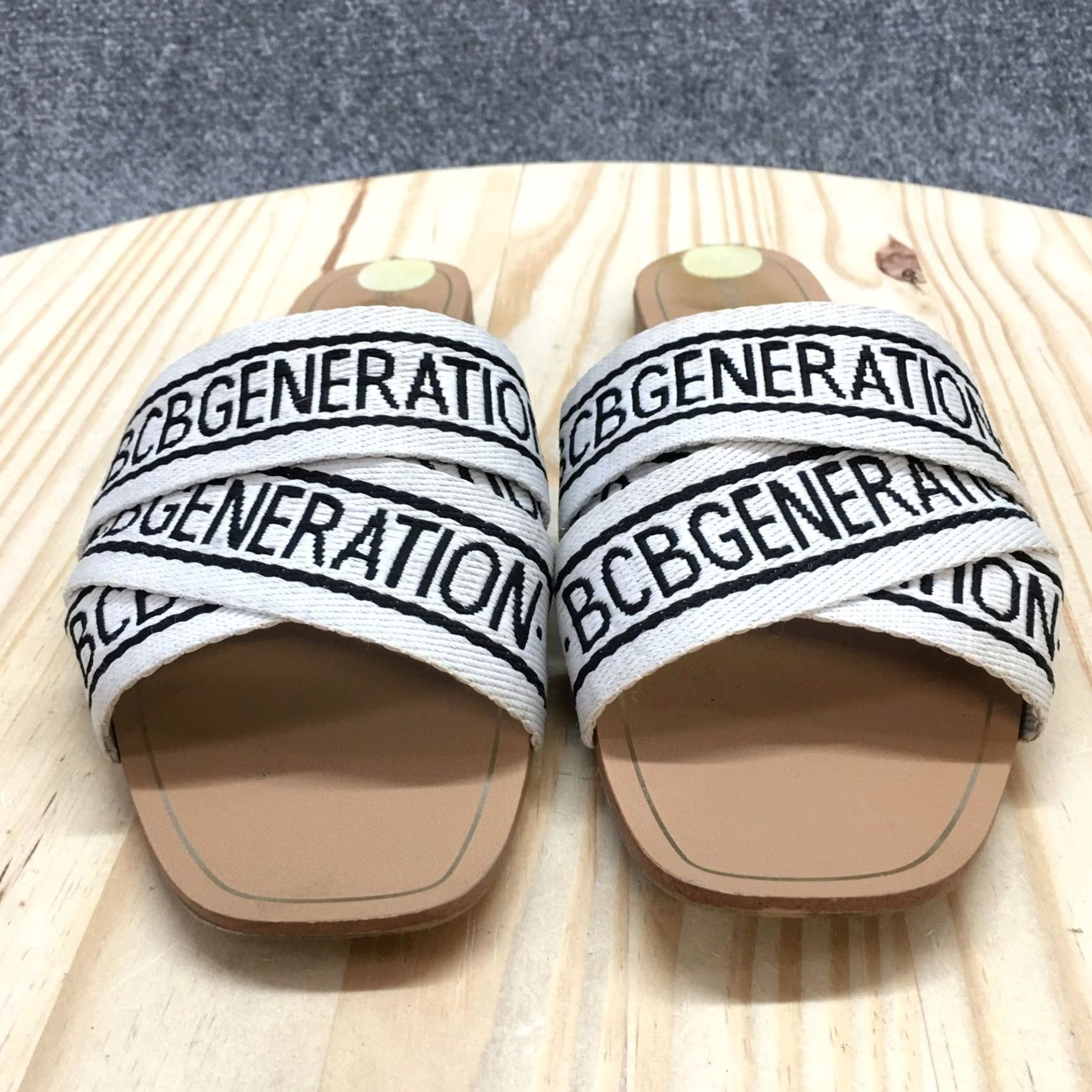 BCBGeneration BCBGeneration Sandals Womens 9M Krista Slide White Slip On Open Toe Casual Flats Size US 9 / IT 39 - 4 Thumbnail