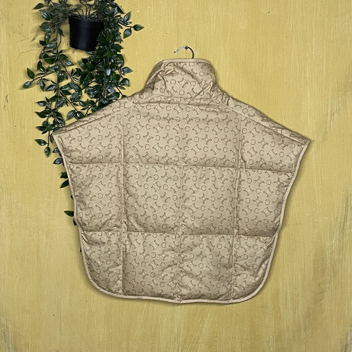 Celine A45 NWT Celine Monogram puffer vest Size US L / EU 52-54 / 3 - 2 Thumbnail