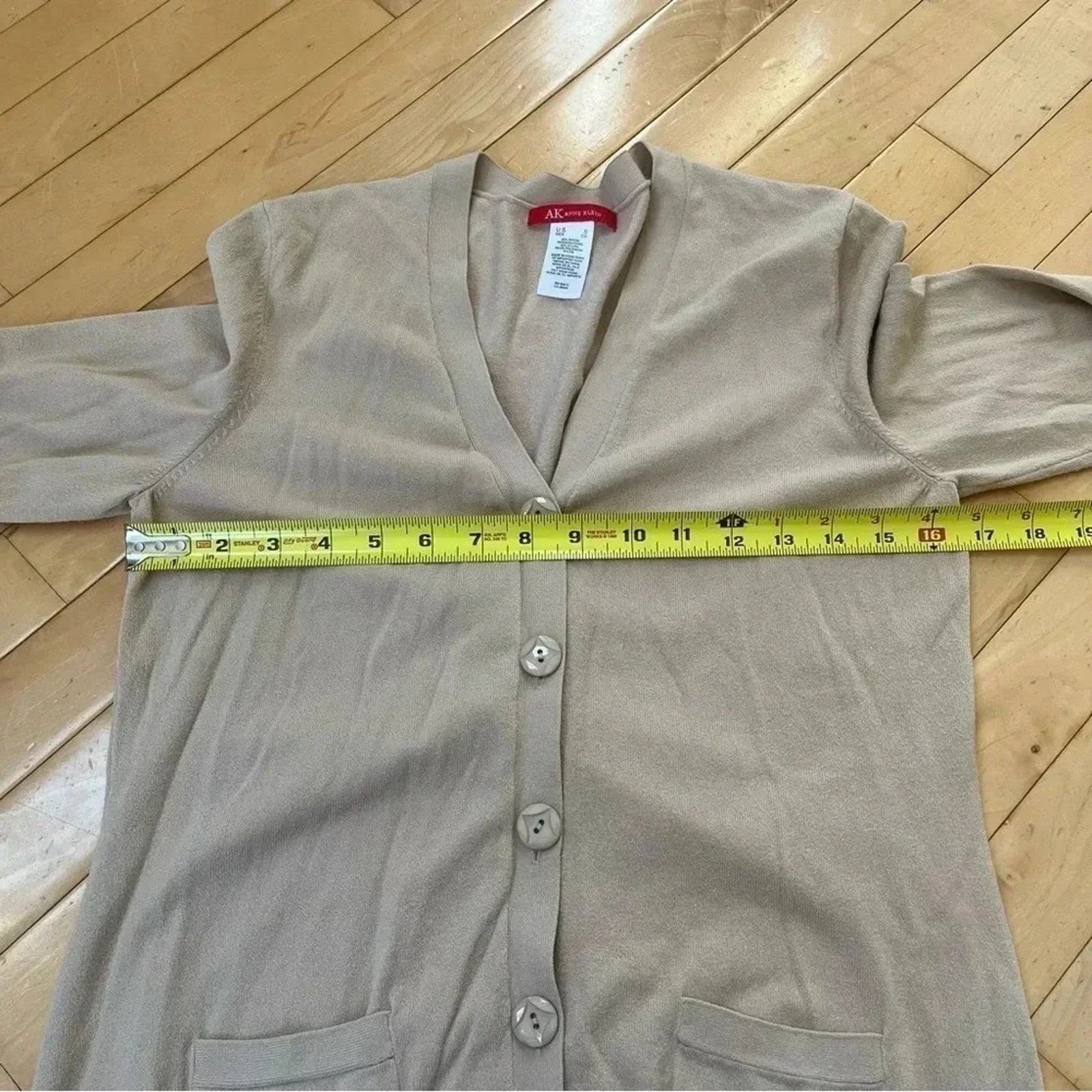Anne Klein Anne Klein V-Neck Lightweight Beige Cardigan Button Up Sz S Size S / US 4 / IT 40 - 4 Thumbnail