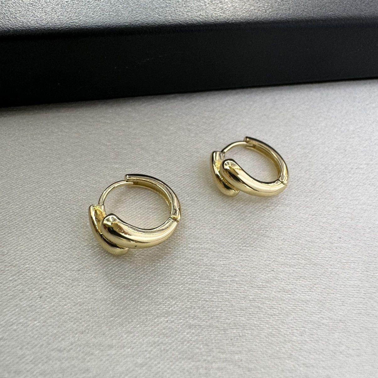 Designer × Other Small Gold Hoop Earrings for Women Size ONE SIZE - 1 Thumbnail