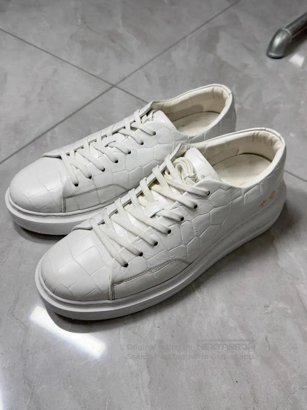 Louis Vuitton White Low-Top Sneakers Size 7. Size US 7 / EU 40 - 2 Thumbnail