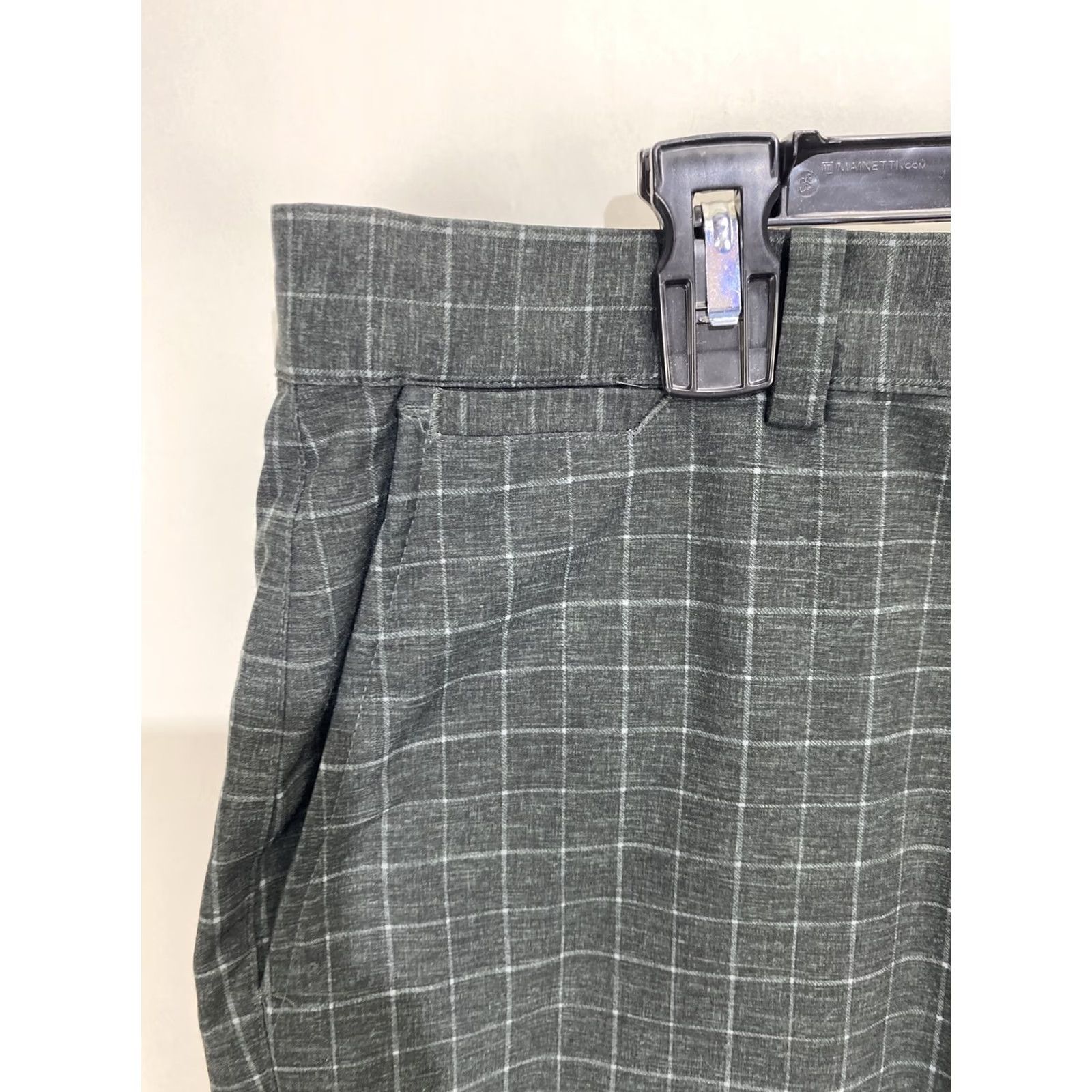 Nike Nike Golf Shorts Dri-Fit Swoosh Gray Mens 36 Plaid Charcoal Zipper Pockets Easy Care Lightweight Modern Chino Casual Sports Outdoor 90s Theme? Size US 36 / EU 52 - 2 Thumbnail
