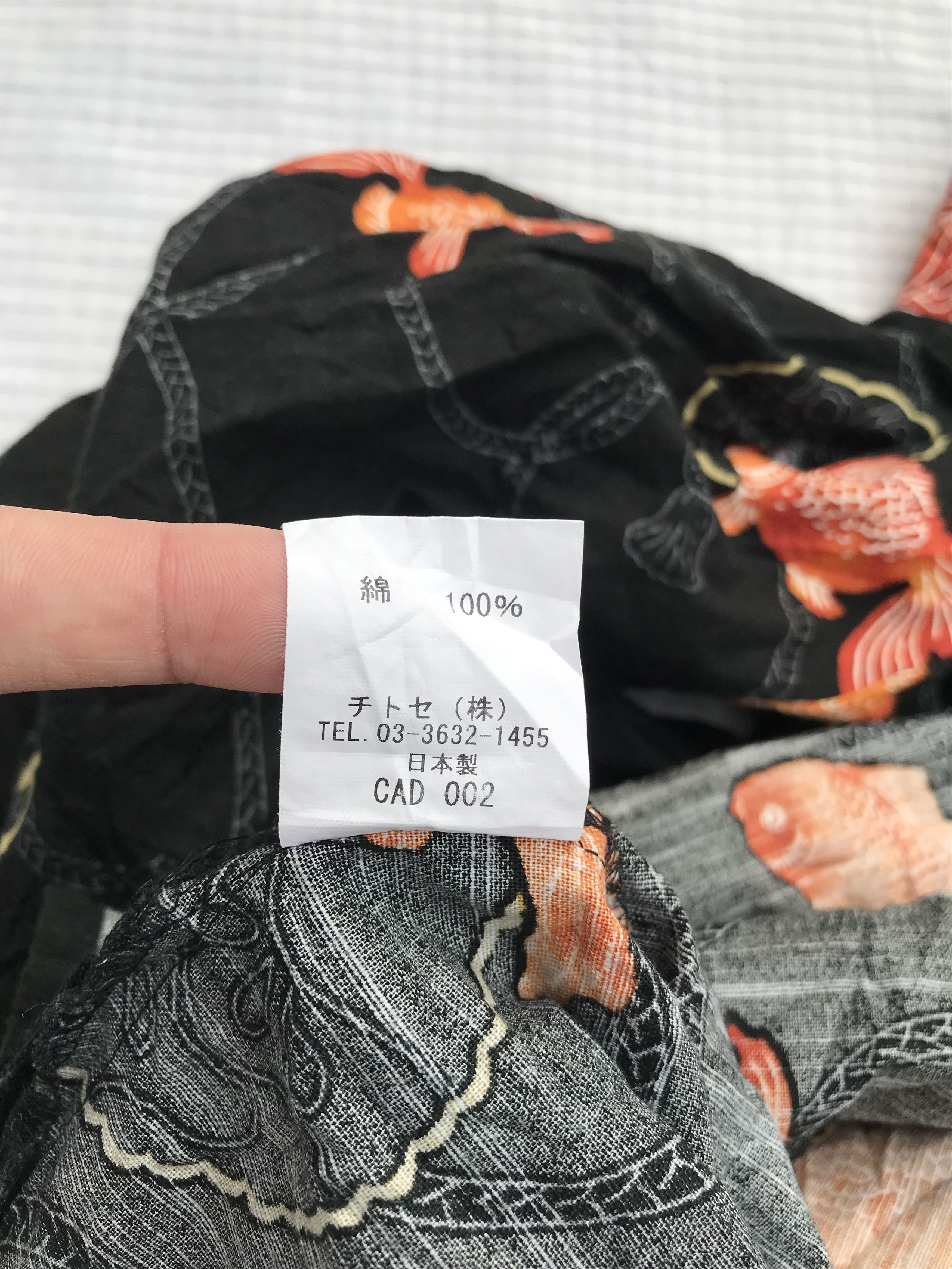 Japanese Brand (S108) Arbe Chitose Gold Fish 3/4 Sleeve Black V Neck Shirt Size US S / EU 44-46 / 1 - 10 Thumbnail