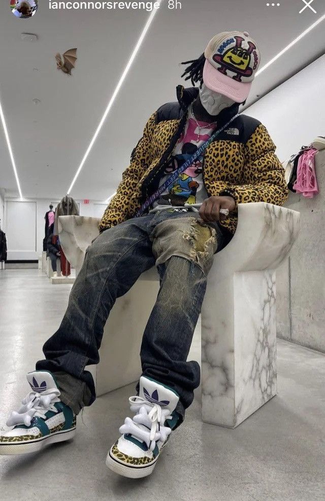 Jeremy Scott A/W11 JS ‘FLINTSTONES’ BONES Size US 7 / EU 40 - 3 Thumbnail