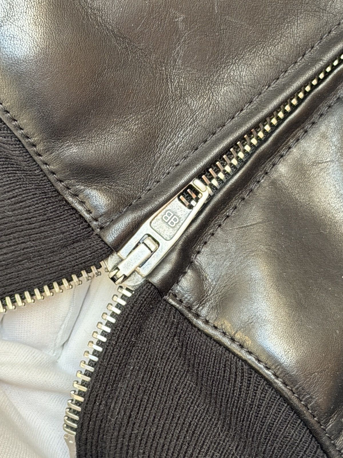 Balenciaga Balenciaga Zip Up Bonded Leather Bombers Size US S / EU 44-46 / 1 - 5 Thumbnail