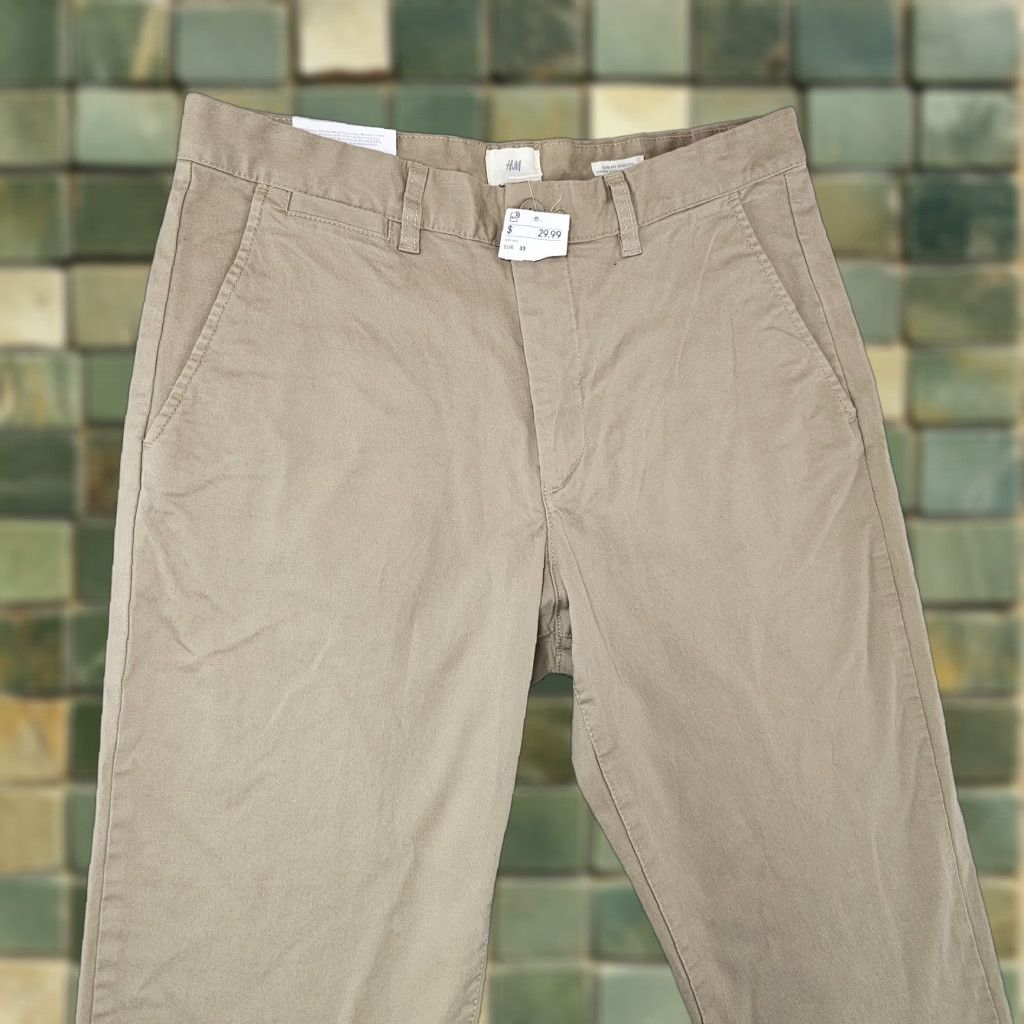 H&M H&M LOGG Pants Mens 33 Khaki Slim Fit Stretch Chino Casual Flat Front 33x30 NWT Size US 33 - 1 Thumbnail