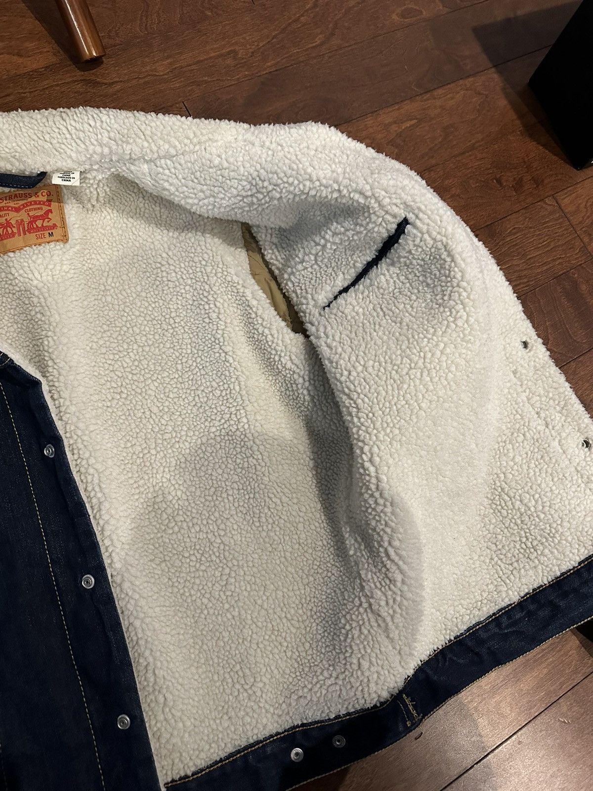 Levi's Levi's Denim Red Tab Sherpa Wool Lined Trucker Jacket Men Size US M / EU 48-50 / 2 - 5 Thumbnail