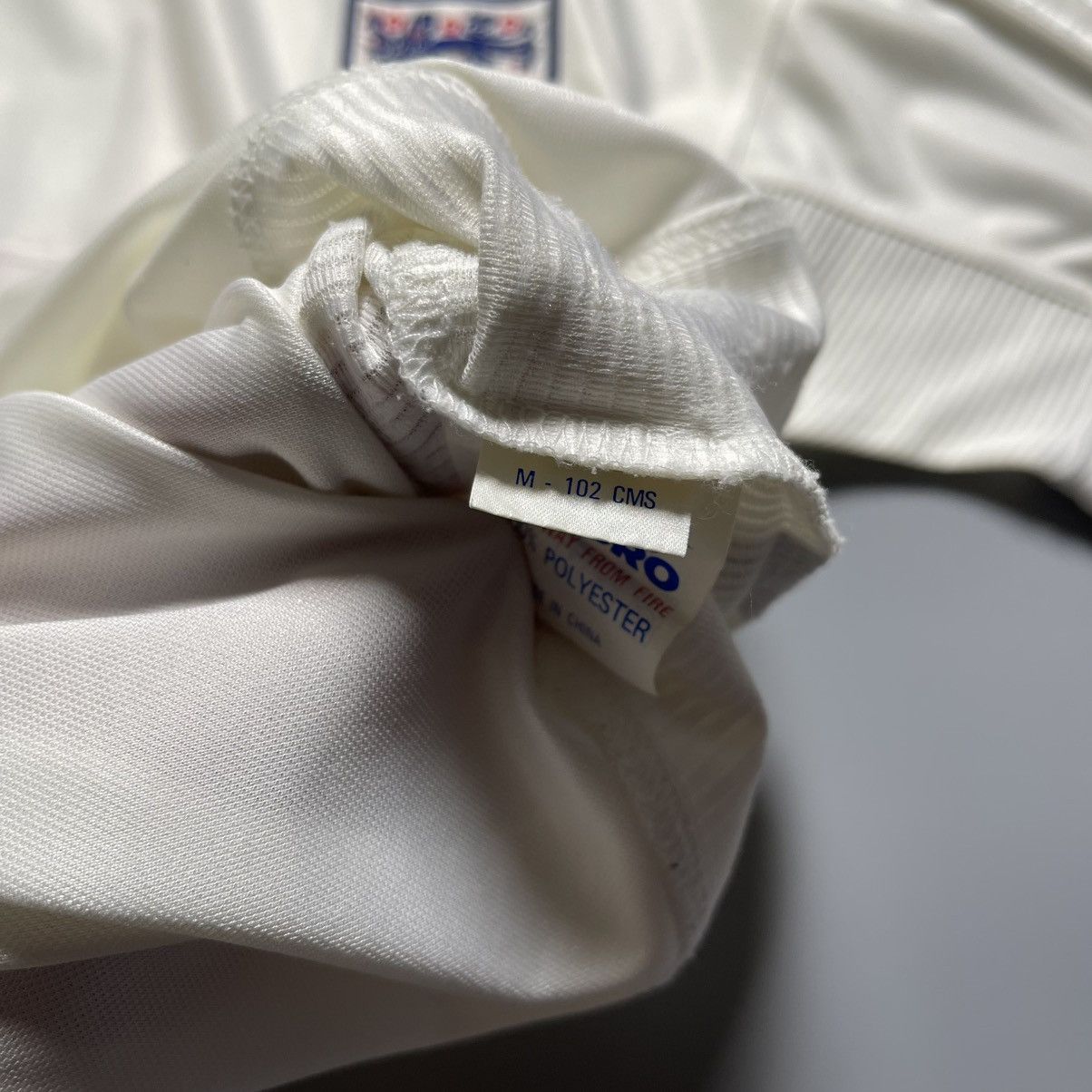 Umbro × Vintage ENGLAND UMBRO 2000 EURO FOOTBALL HOME JERSEY Size US M / EU 48-50 / 2 - 11 Thumbnail