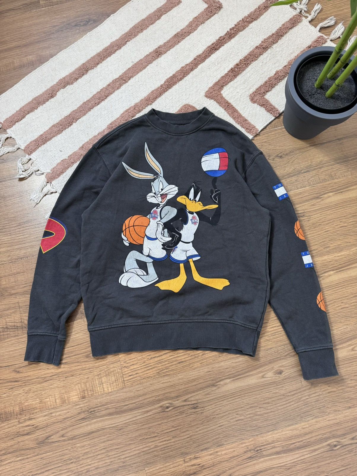Cartoon Network SPACE JAM x TOMMY JEANS Y2K SWEATSHIRT Size US XS / EU 42 / 0 - 2 Thumbnail