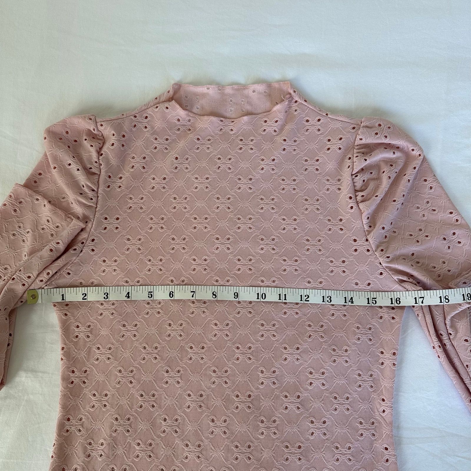 Other Pink Mock Neck Eyelet Ruched Shoulder Size Medium Size M / US 6-8 / IT 42-44 - 4 Thumbnail