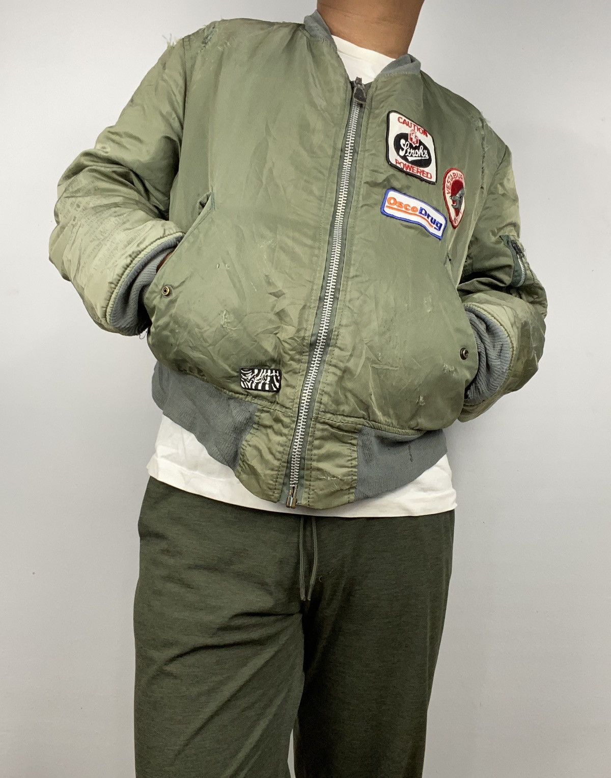 Alpha Industries MA 1 Crazy Design The Wildhearts Worn Distressed Jacket Size US L / EU 52-54 / 3 - 1 Thumbnail