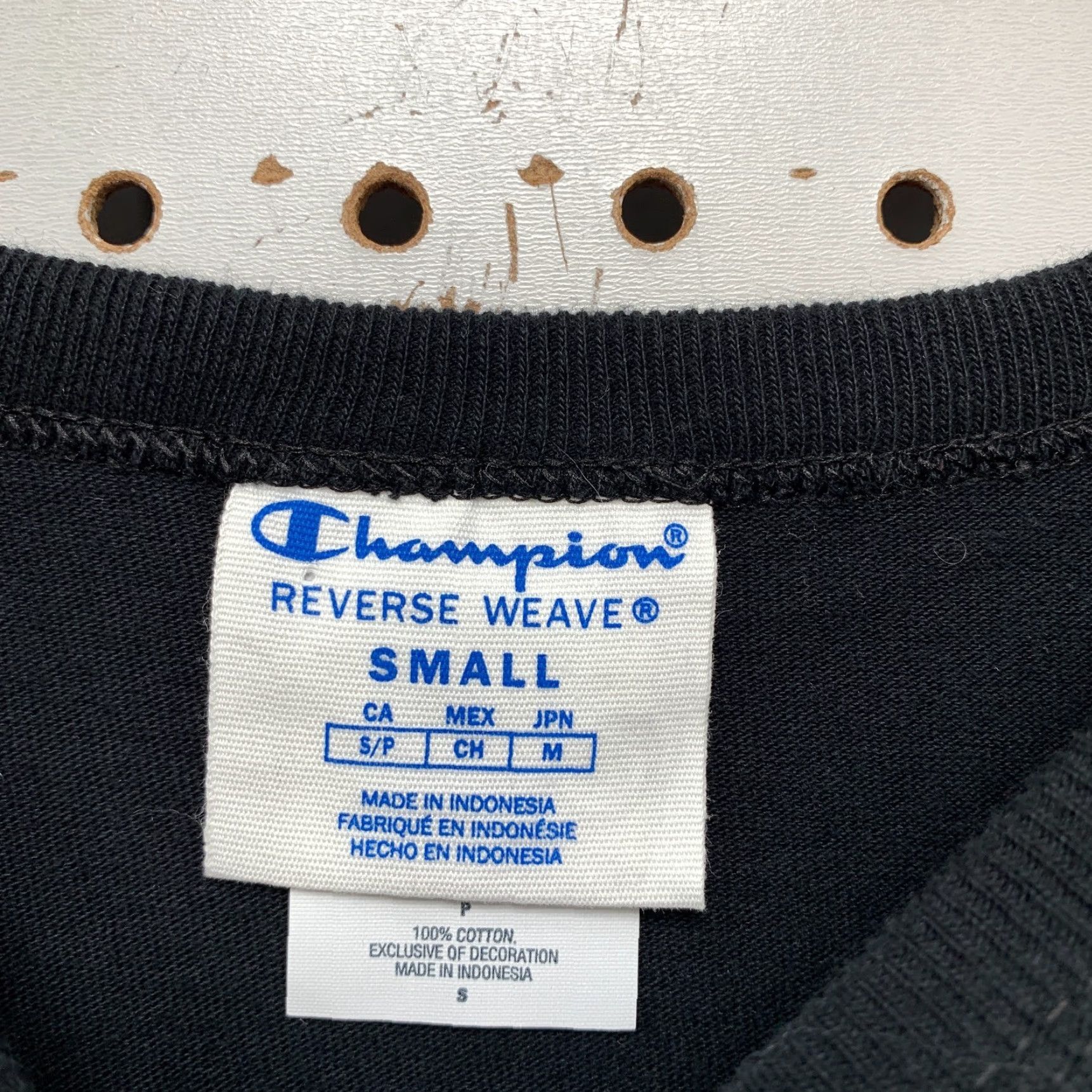 Champion VINTAGE Champion Cropped Shirt Womens Small Black Neon Blue Logo Patch Casual Summer 90s Womens Size S / US 4 / IT 40 - 2 Thumbnail