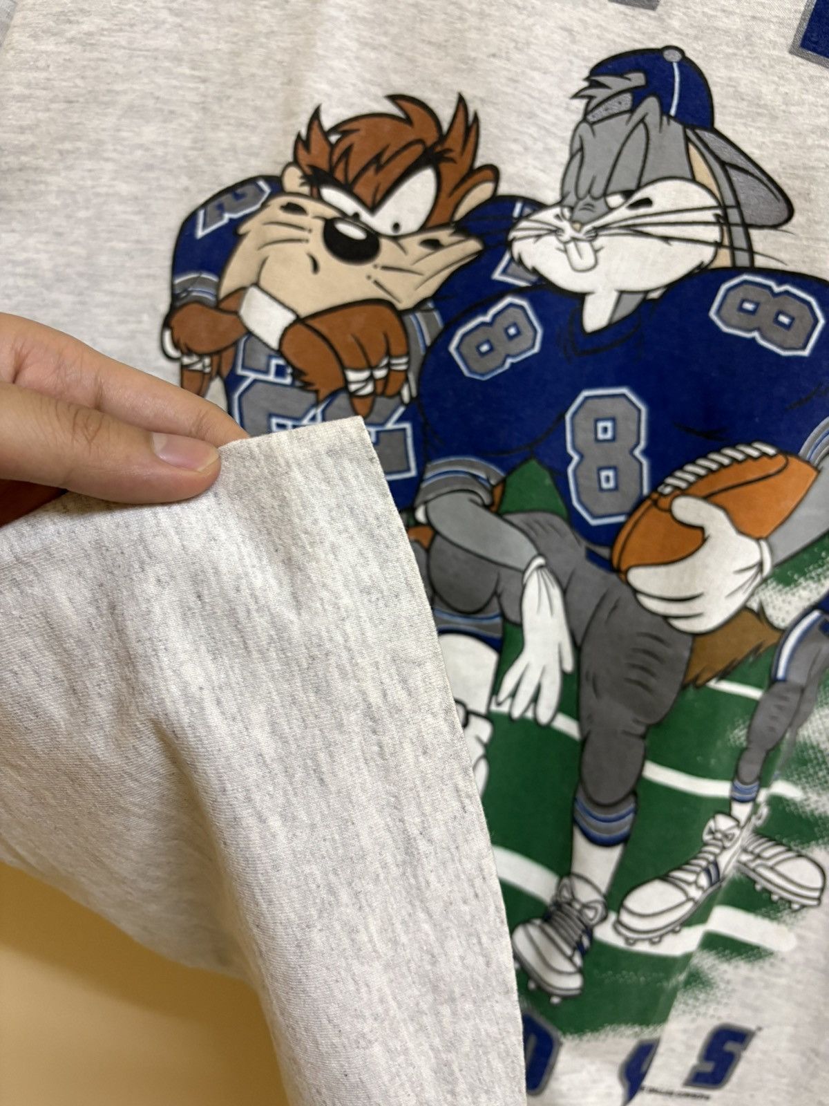 Vintage Vintage 1993 Looney Tunes Cartoon Dallas Cowboys NFL Size US XL / EU 56 / 4 - 11 Thumbnail