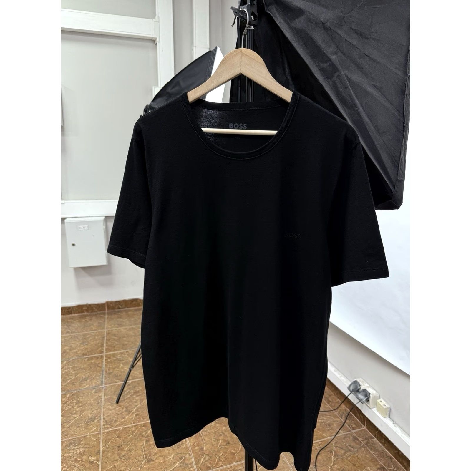 Hugo Boss HUGO BOSS T-Shirt Classic Men XXL Black Retro Rare Y2K Luxury Brand Berlin Shirt Size US XXL / EU 58 / 5 - 2 Thumbnail