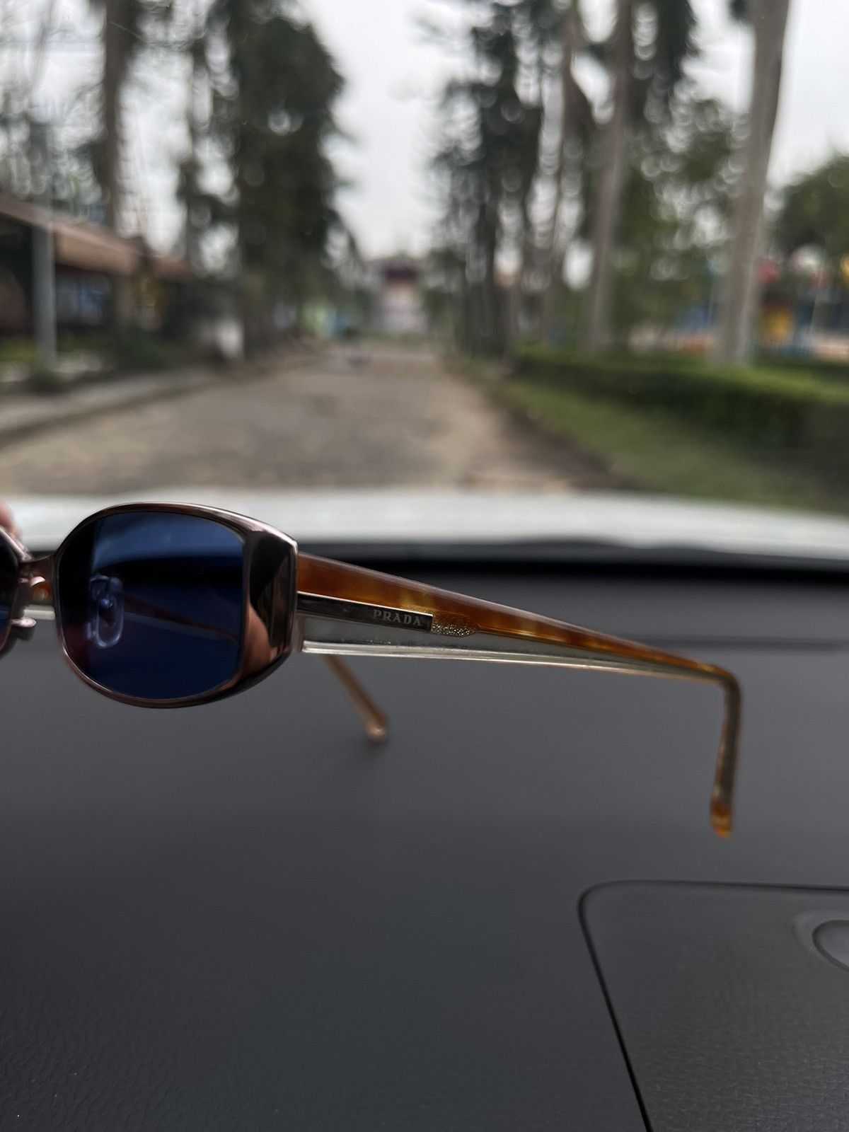 Prada 2000s Prada Sunglasses Size 30 - 3 Thumbnail