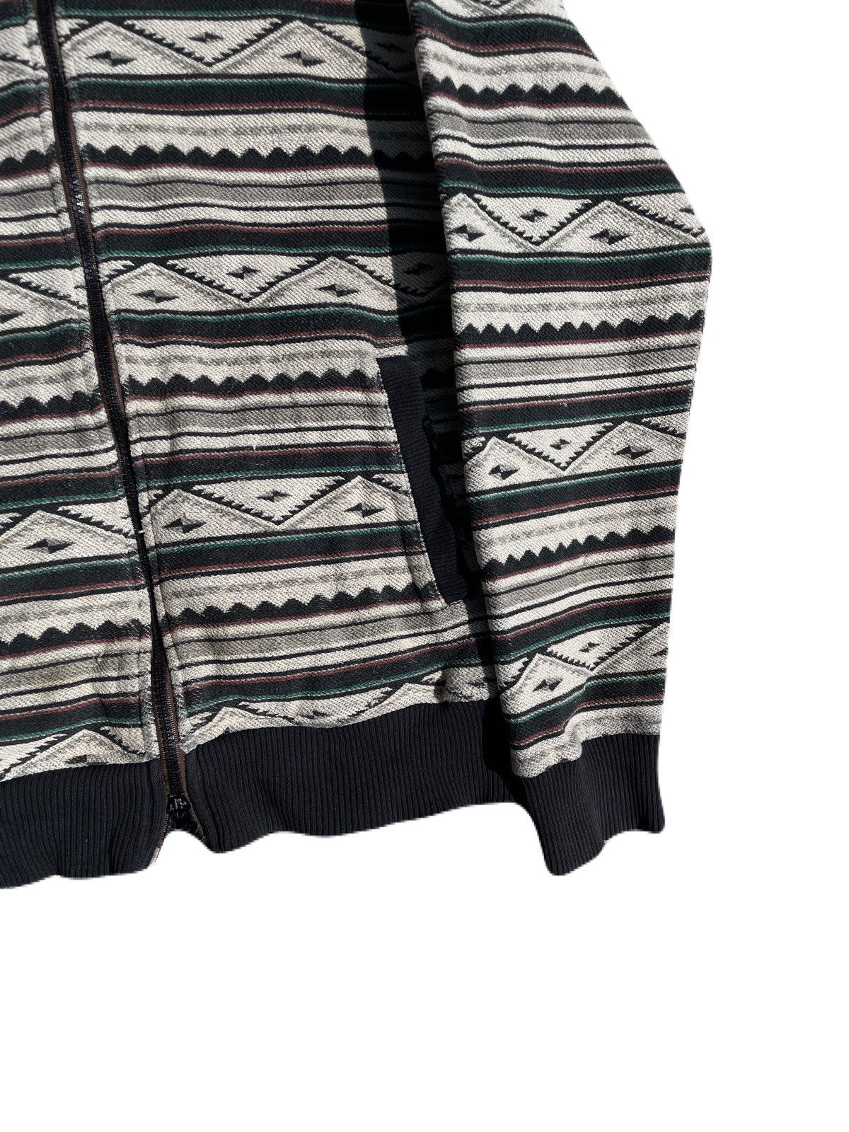 If Six Was Nine 2000s Japanese archive Tribal Pattern Zip-Up Hoodie Y2K Size US S / EU 44-46 / 1 - 6 Thumbnail