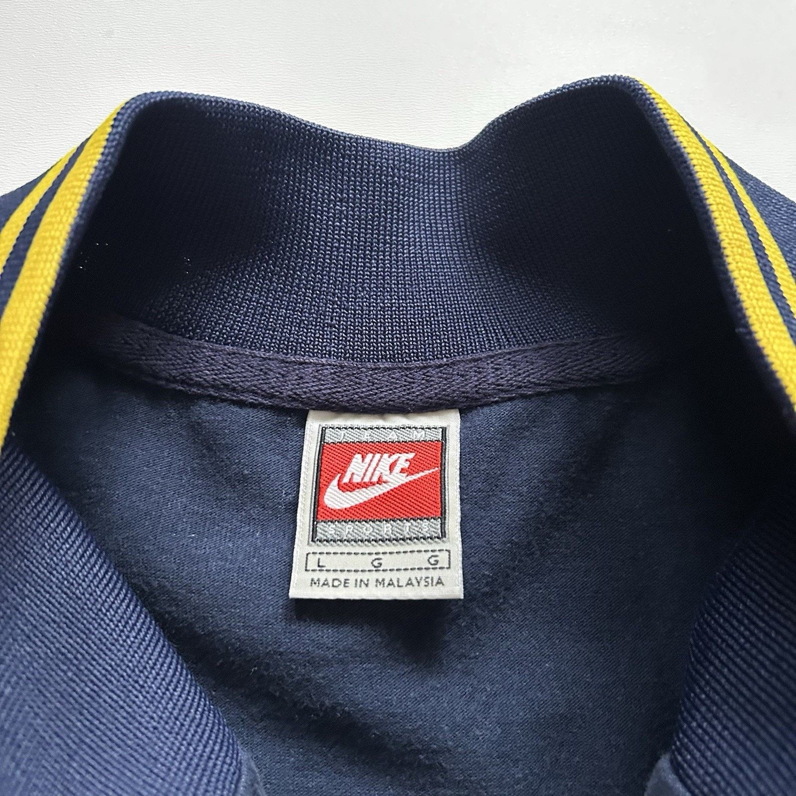 NCAA Vintage 90s Nike Team Michigan Wolverines Warmup Shirt Large Size US L / EU 52-54 / 3 - 3 Thumbnail