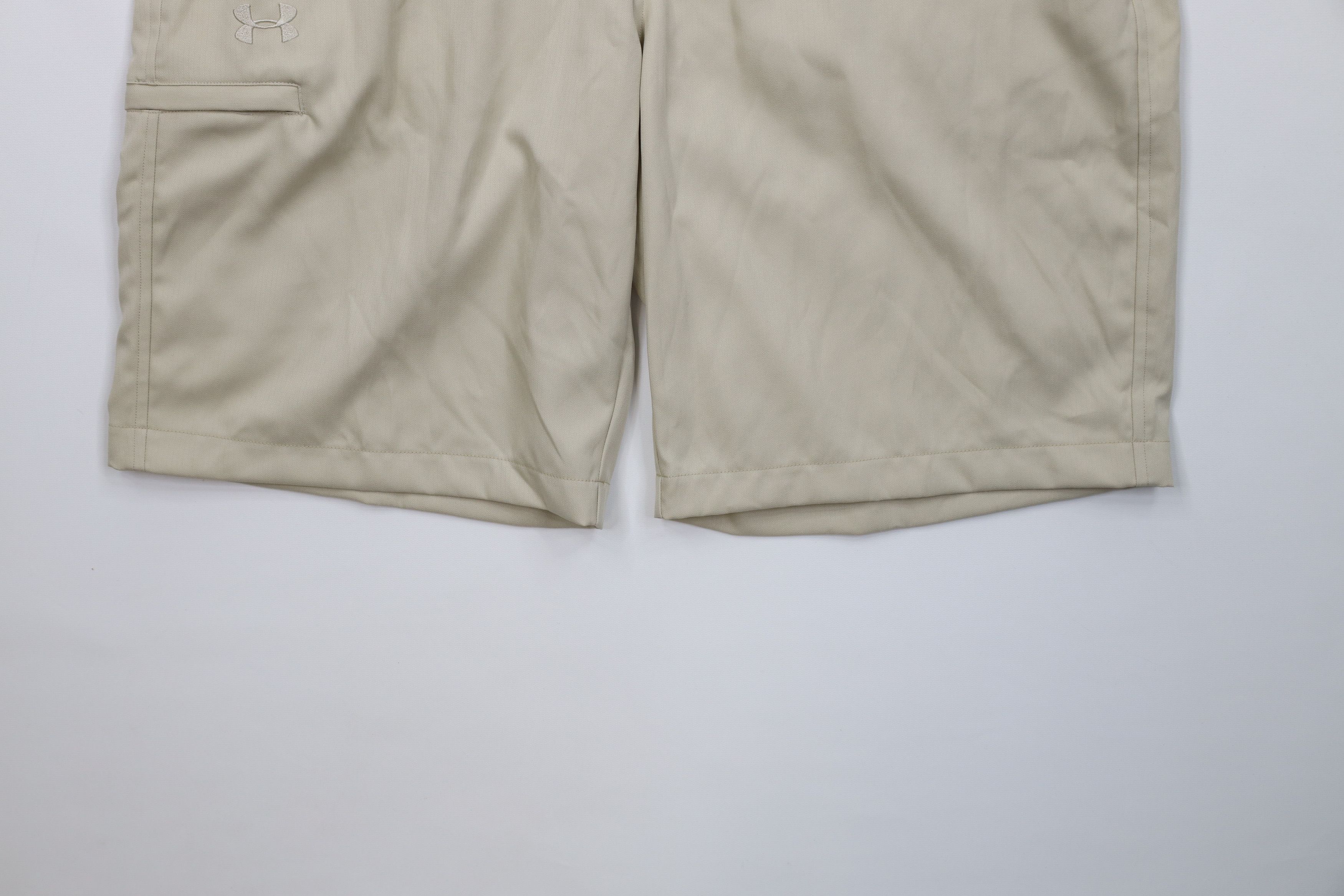 Under Armour Deadstock Vintage Y2K 2005 Under Armour Cargo Shorts Beige Size US 34 / EU 50 - 4 Thumbnail