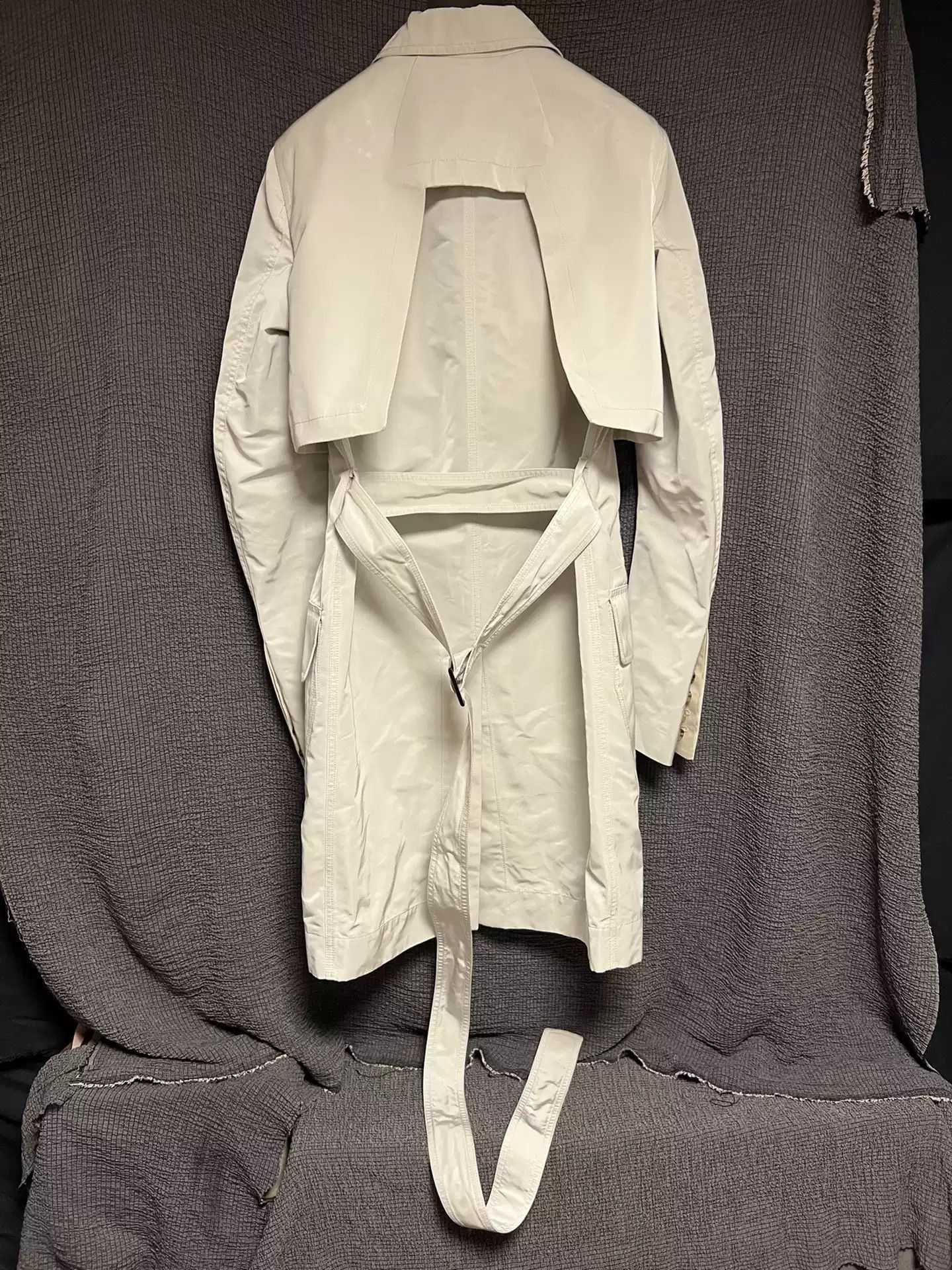 Rick Owens Rick Owens 19ss main line show; Horn button single slit tre Size US M / EU 48-50 / 2 - 4 Thumbnail