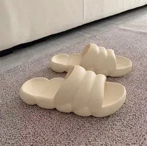 Japanese Brand Puffer Sandal Slides Size US 11 / EU 44 - 2 Thumbnail