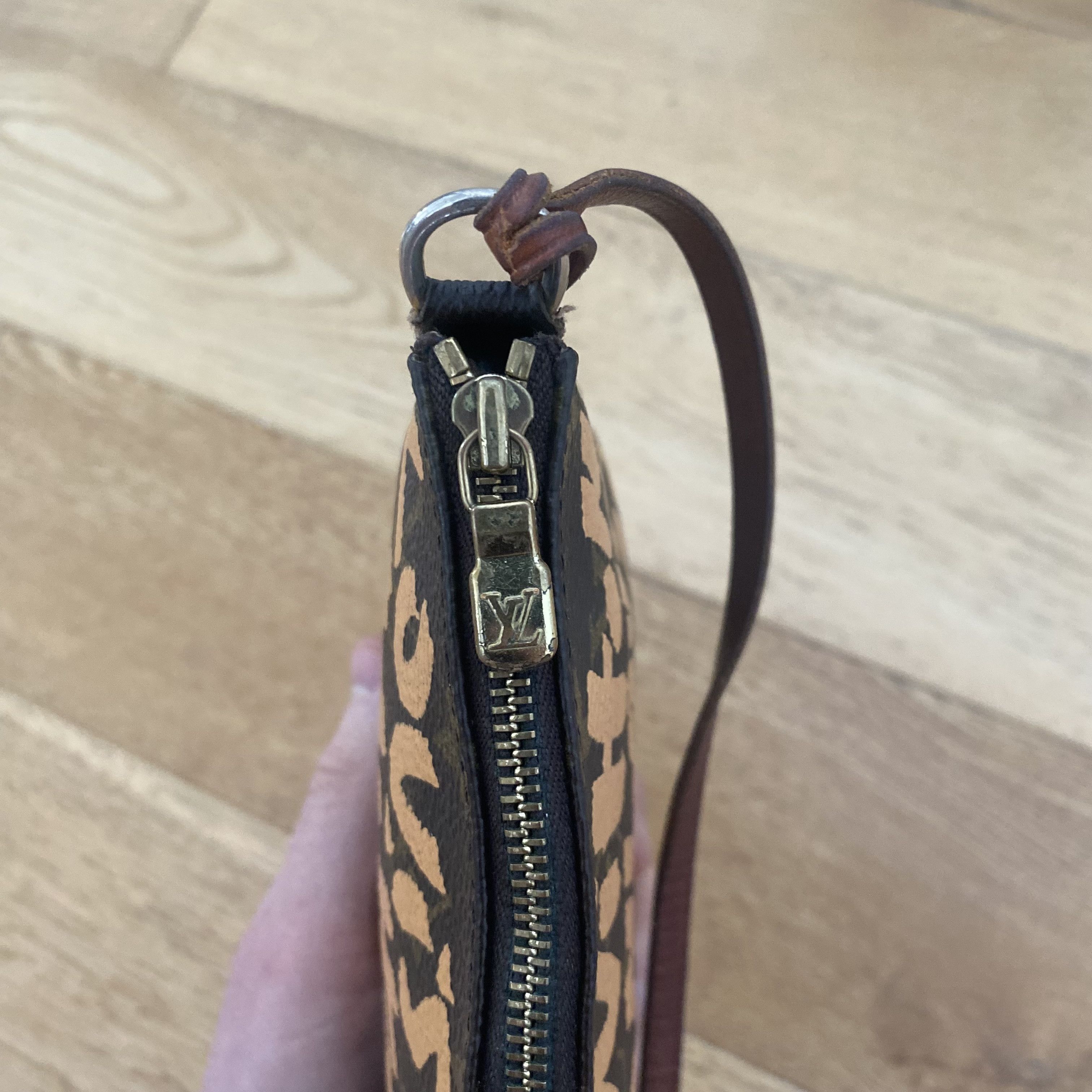 Louis Vuitton Louis Vuitton Stephen Sprouse Graffiti Pochette Monogram Size ONE SIZE - 8 Thumbnail