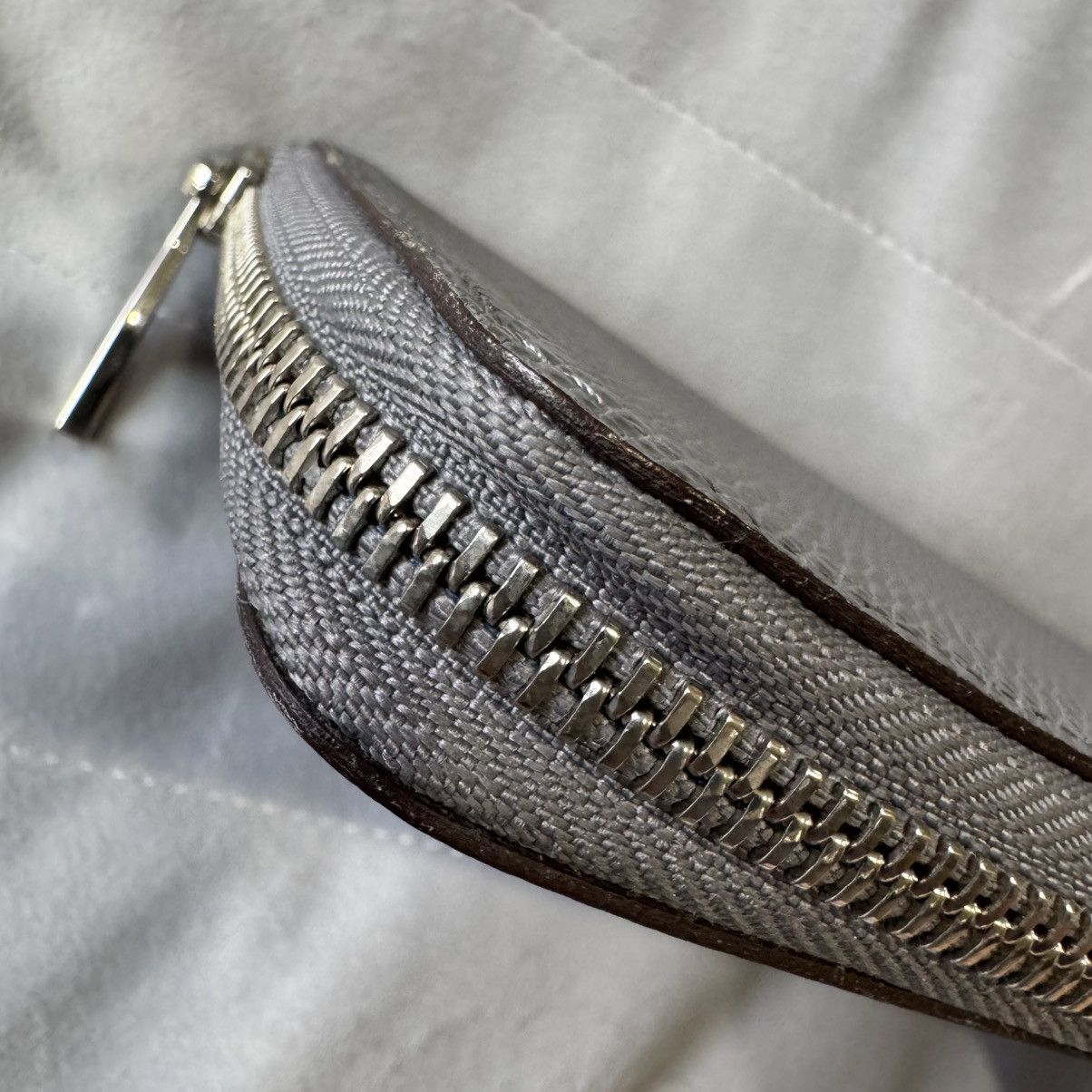 Louis Vuitton Louis Vuitton Men's Tiaga Gray Leather Vertical Zippy Wallet Size ONE SIZE - 5 Thumbnail