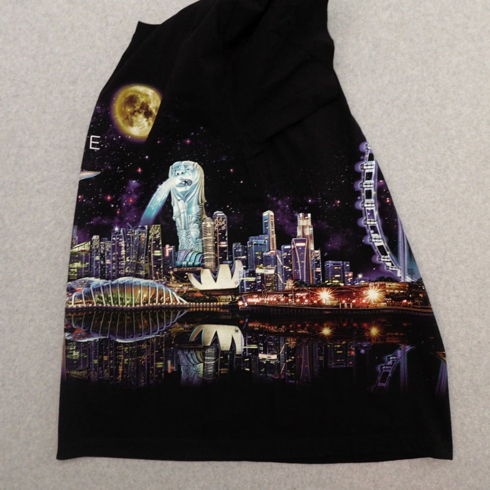 Vintage VINTAGE Nike Shirt Mens XL Black The Merlion City All Over Print 23X30 MEASUREMENTS ARE PROVIDED IN PICTURES Size US XL / EU 56 / 4 - 4 Thumbnail