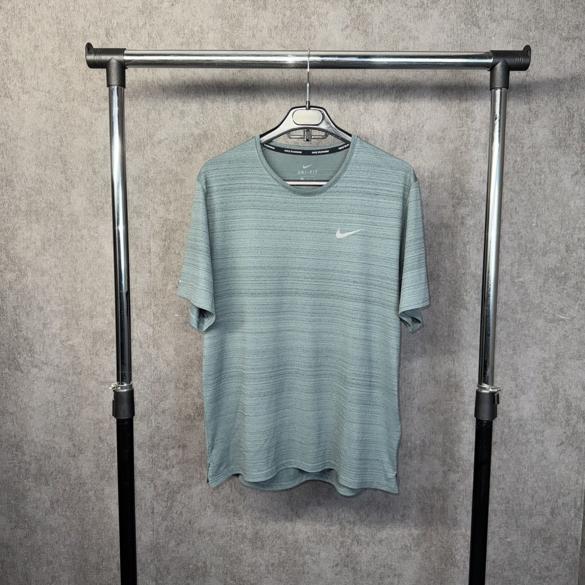 Nike Nike running Dri Fit t-shirt Size US M / EU 48-50 / 2 - 1 Thumbnail