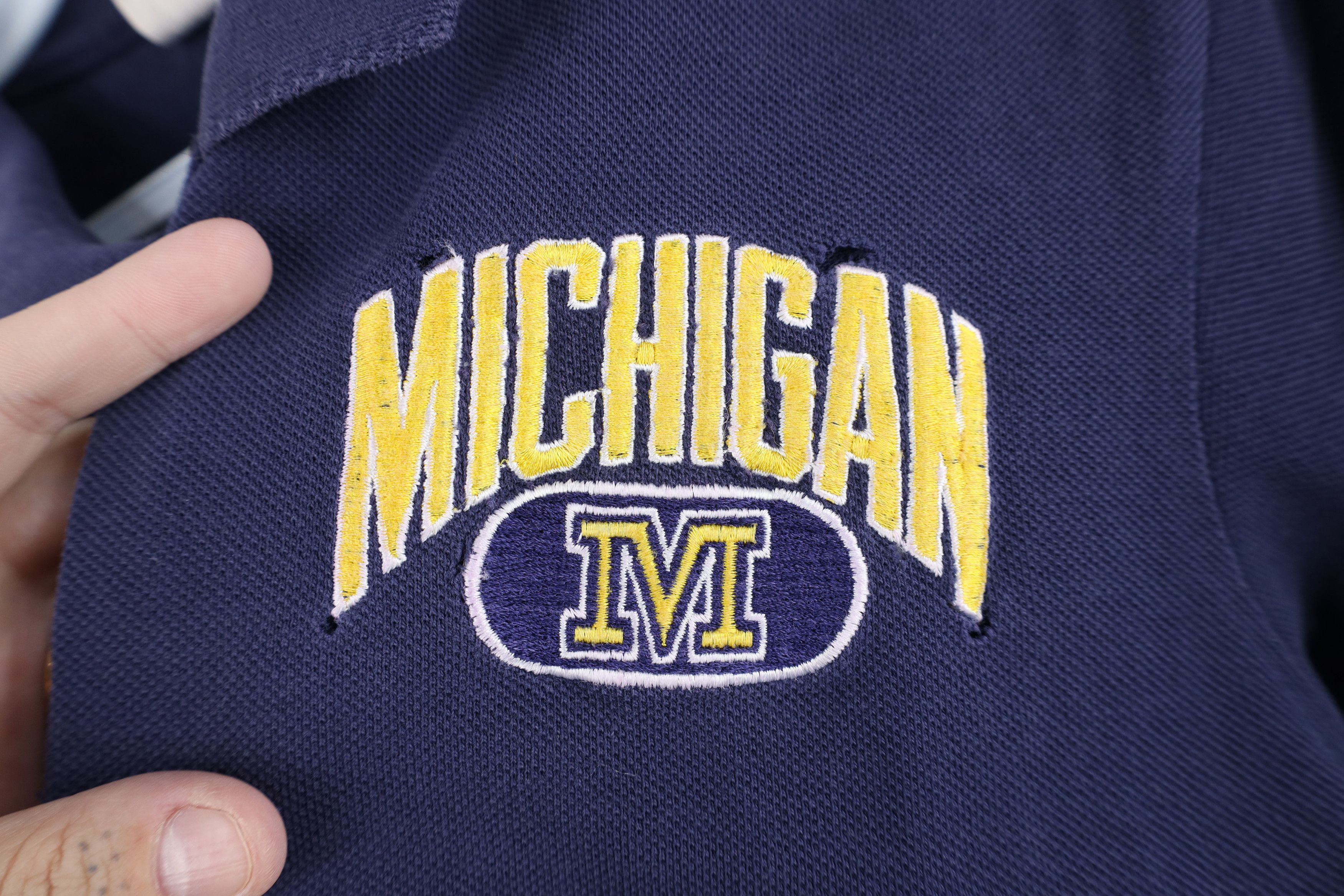 Vintage Vintage 90s University of Michigan Collared Polo Blue USA Size US L / EU 52-54 / 3 - 4 Thumbnail