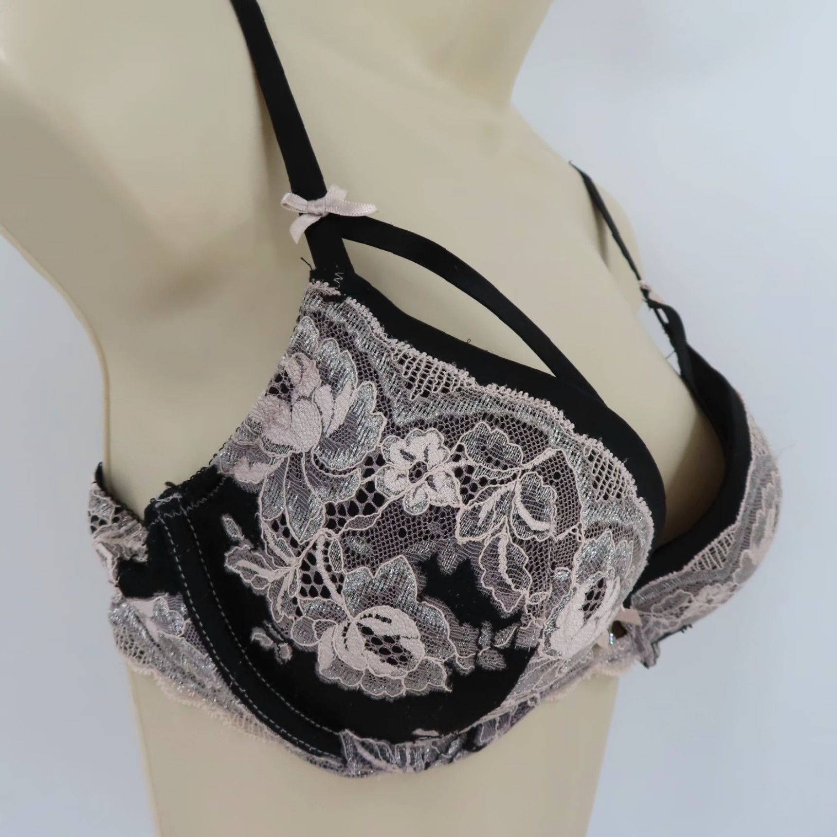 Victoria's Secret **Victoria's Secret 34C Dream Angels Push Up Bra Black Underwire** User: Victoria's Secret 34C Dream Angels Push Up Bra Black Underwire Size ONE SIZE - 2 Thumbnail