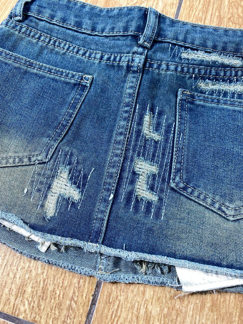 Japanese Brand × Vintage Y2K Vintage Topshop Distressed Denim Mini Skirt Size 34" / US 12 / IT 48 - 2 Thumbnail