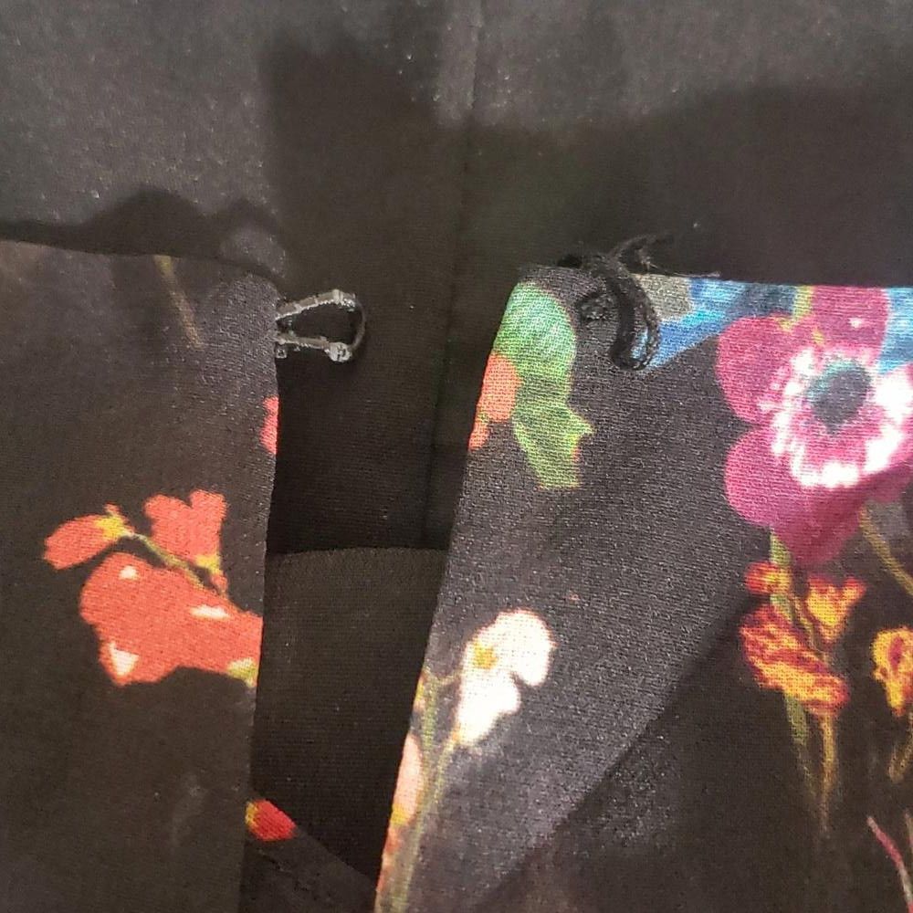 Designer CT1822 alice + olivia Black Floral Sleeveless Blouse S Size S / US 4 / IT 40 - 8 Thumbnail