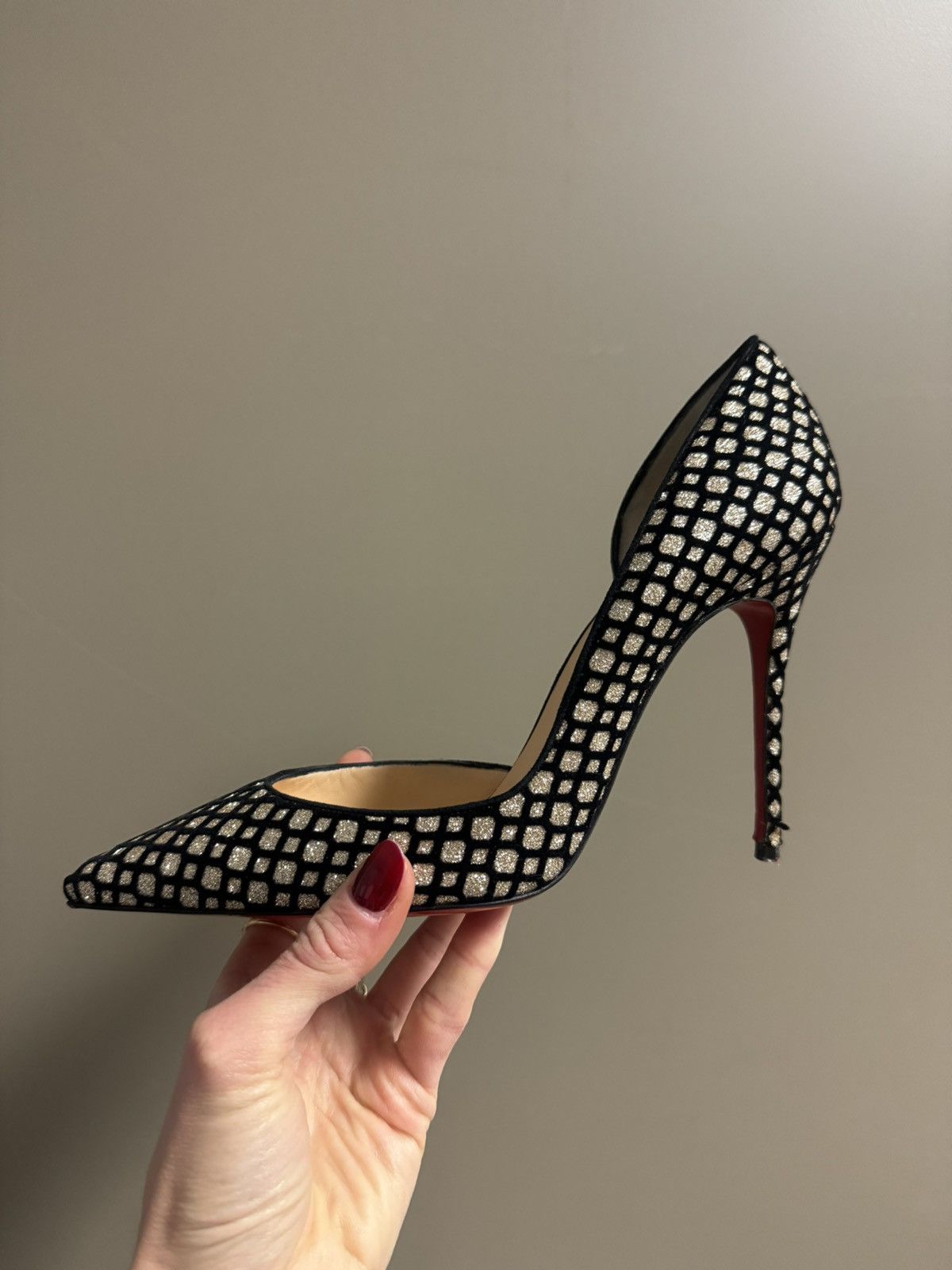 Christian Louboutin Christian Louboutin Gold & Black Mesh Pumps Size US 7.5 / IT 37.5 - 8 Thumbnail