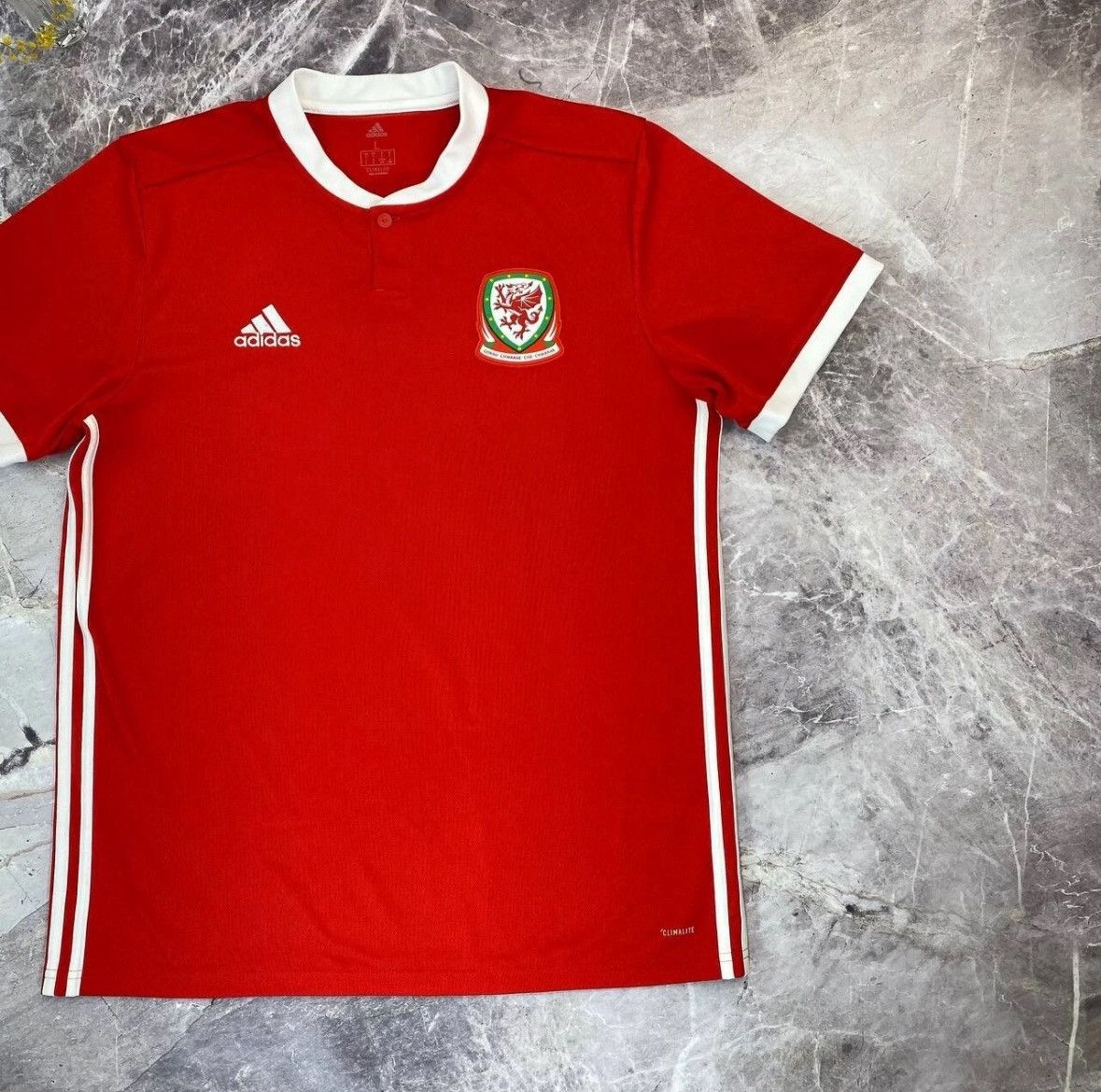 Adidas Adidas Wales Jersey 2018 National Team Home Football sz L Size US L / EU 52-54 / 3 - 6 Thumbnail