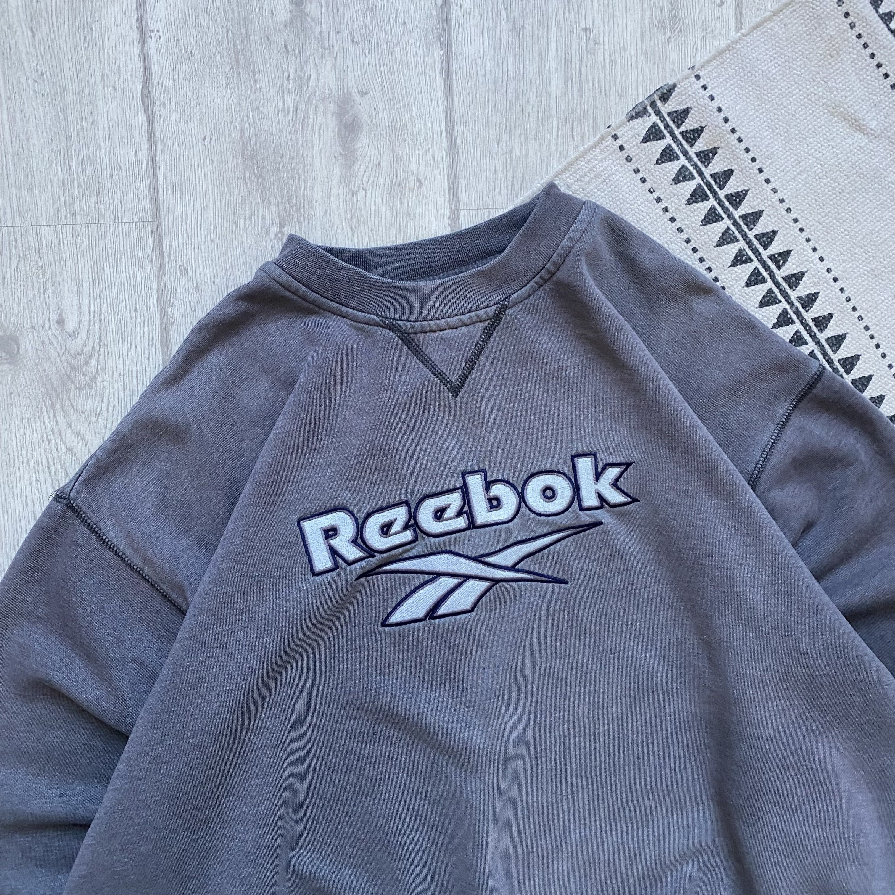 Reebok Trashed Vintage 90s Reebok essential sweatshirts center logo Size US L / EU 52-54 / 3 - 2 Thumbnail