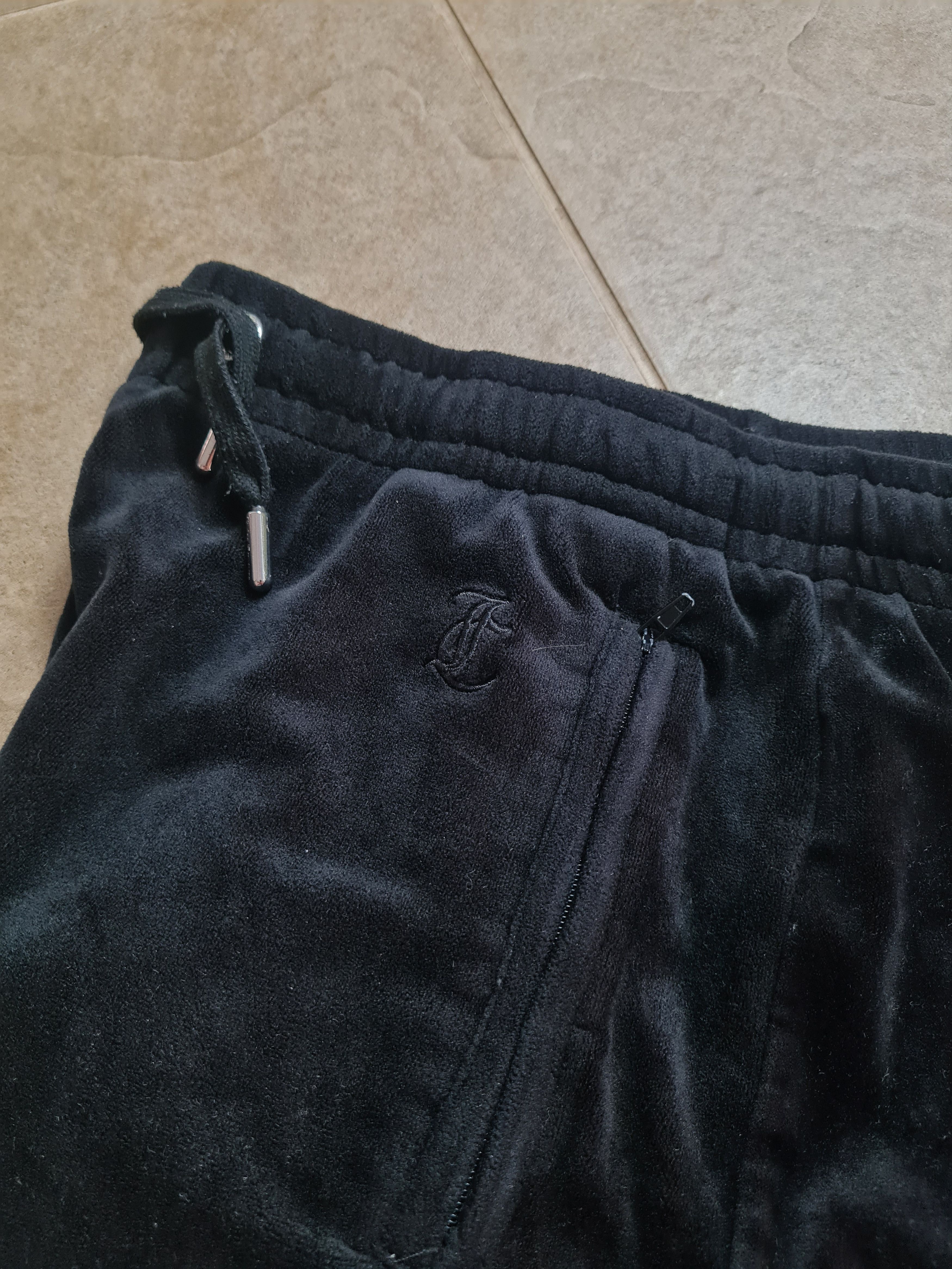 Juicy Couture Juicy Couture Sleepwear Shorts Sz M Velour Black Rhinestones Size 27" / US 4 / IT 40 - 20 Thumbnail